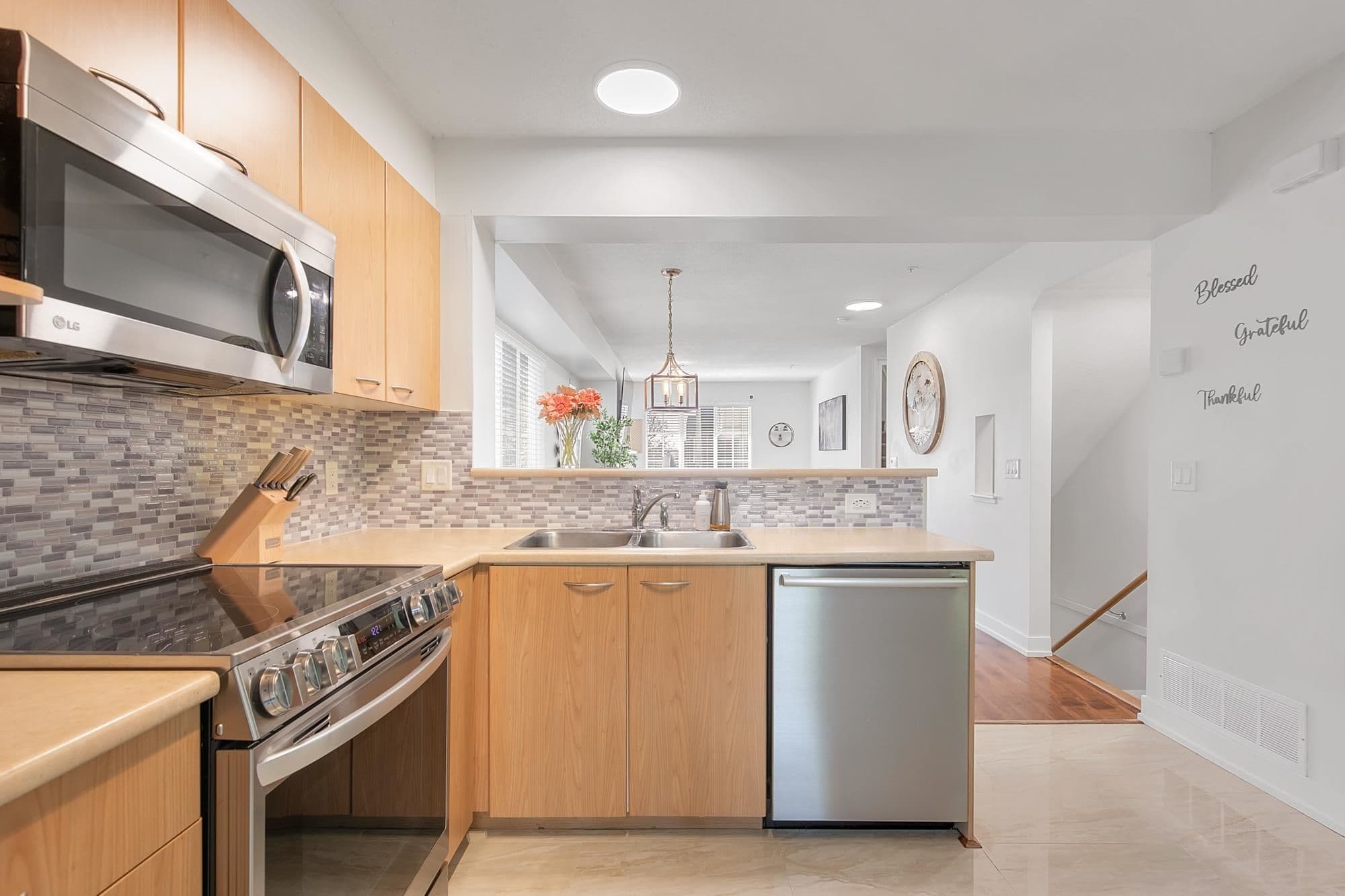Property photo 193ef3d9-1aef-4c4a-8ae2-6dfd3fa53ef6