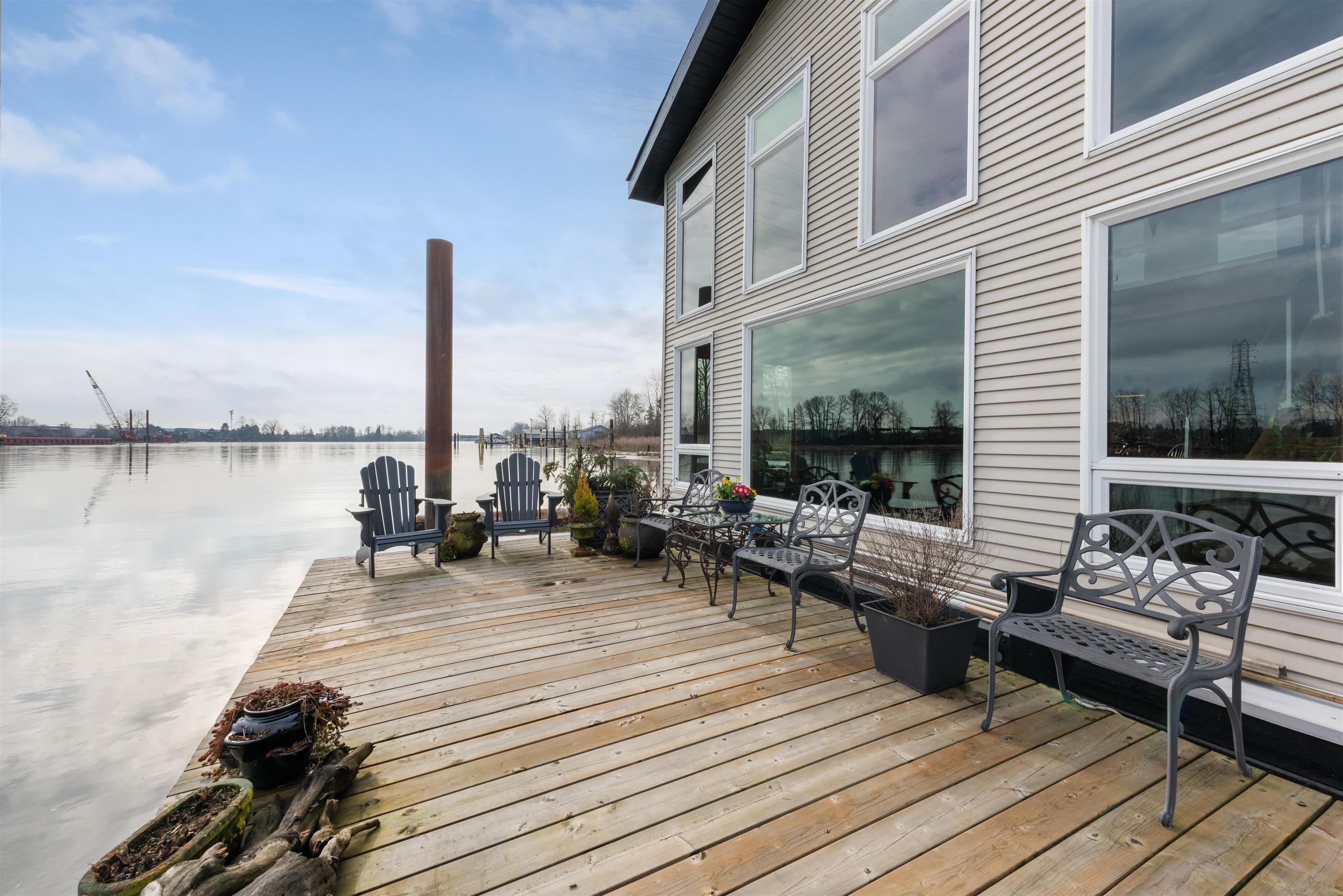 Property photo 21e79578-ae78-4863-b42c-1e33c482503d