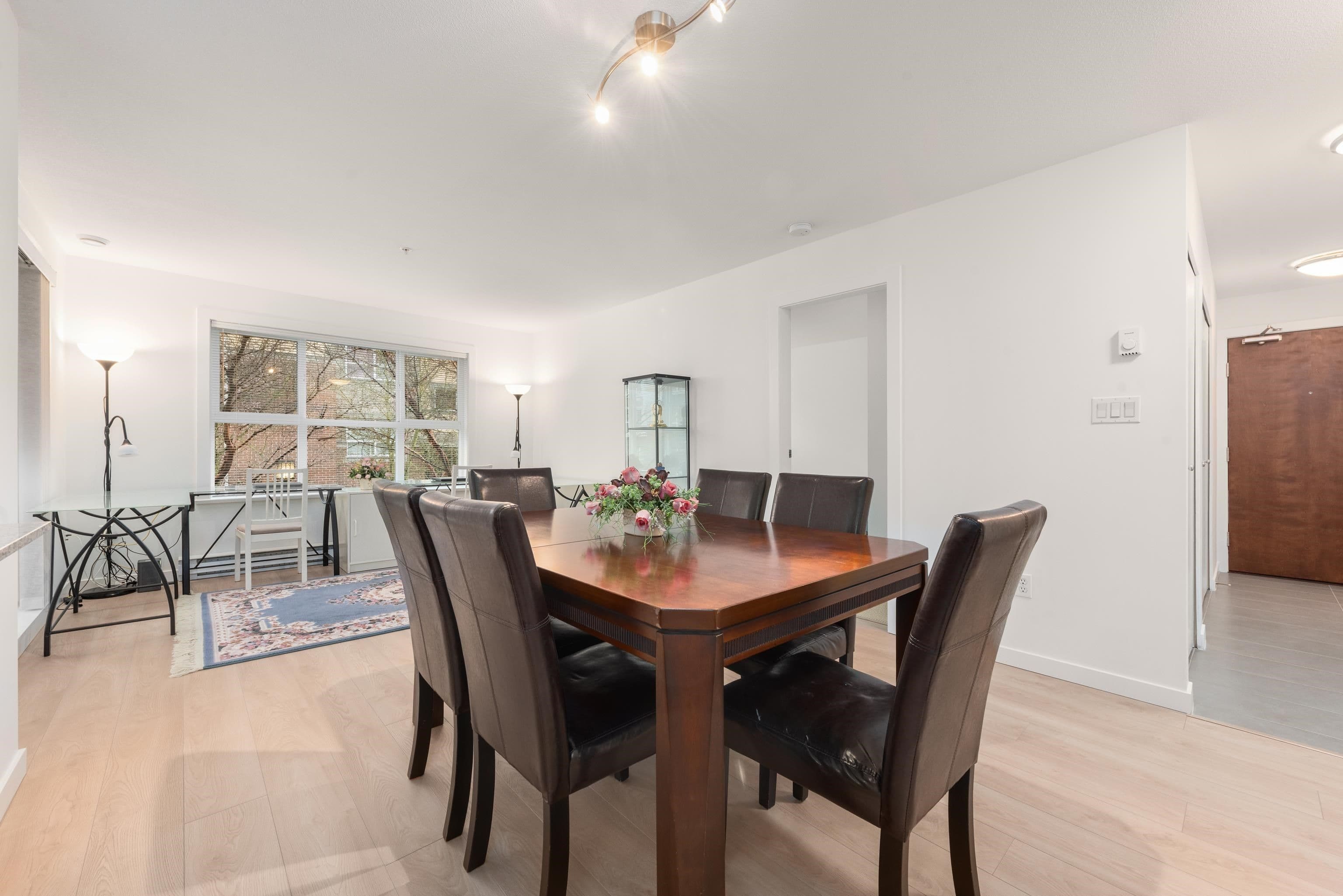 Property photo 24c147aa-c0cd-4adf-8d5c-0b62bdb02683