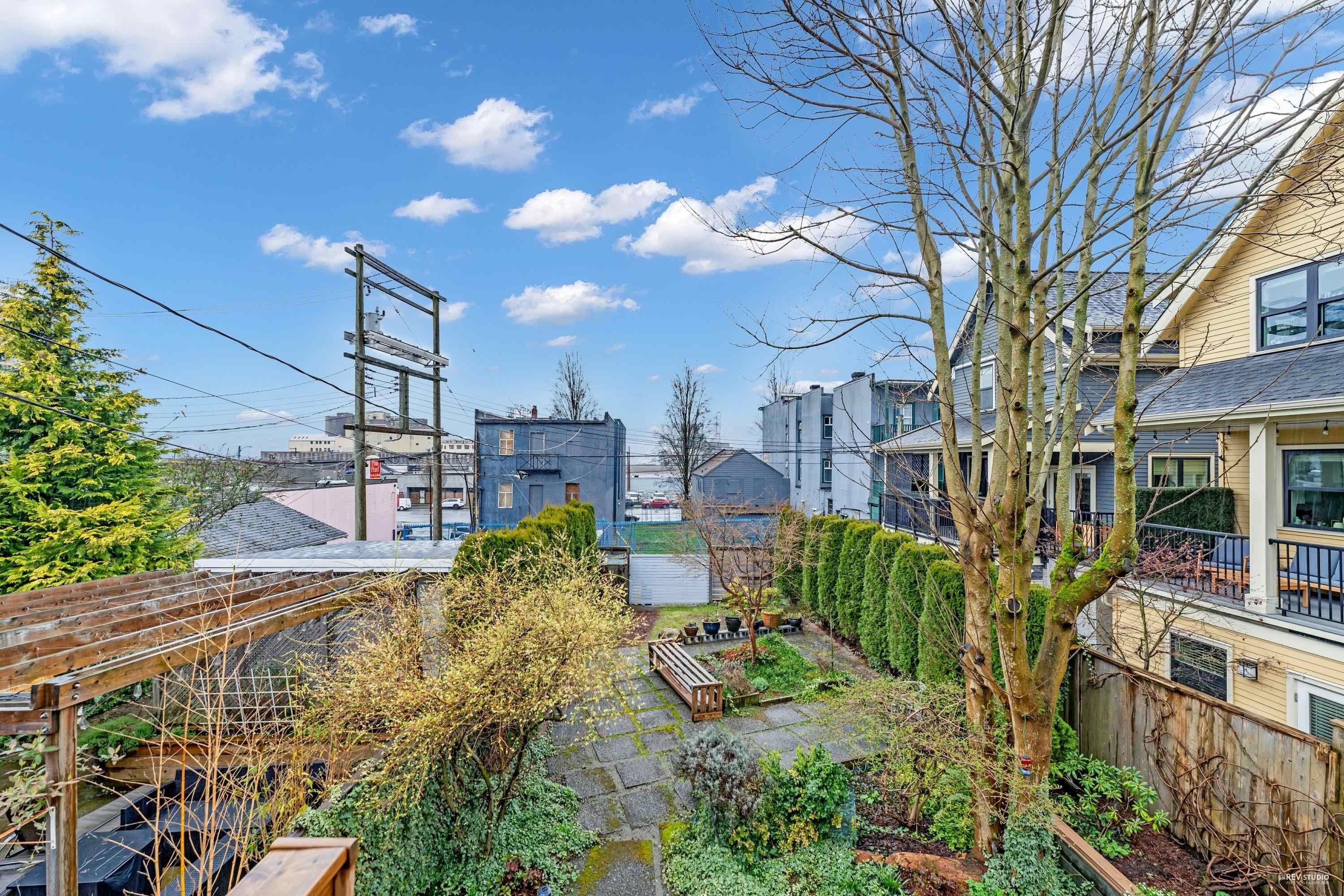 Property photo 273ae340-5a63-4b45-ae4e-f314e50faf87