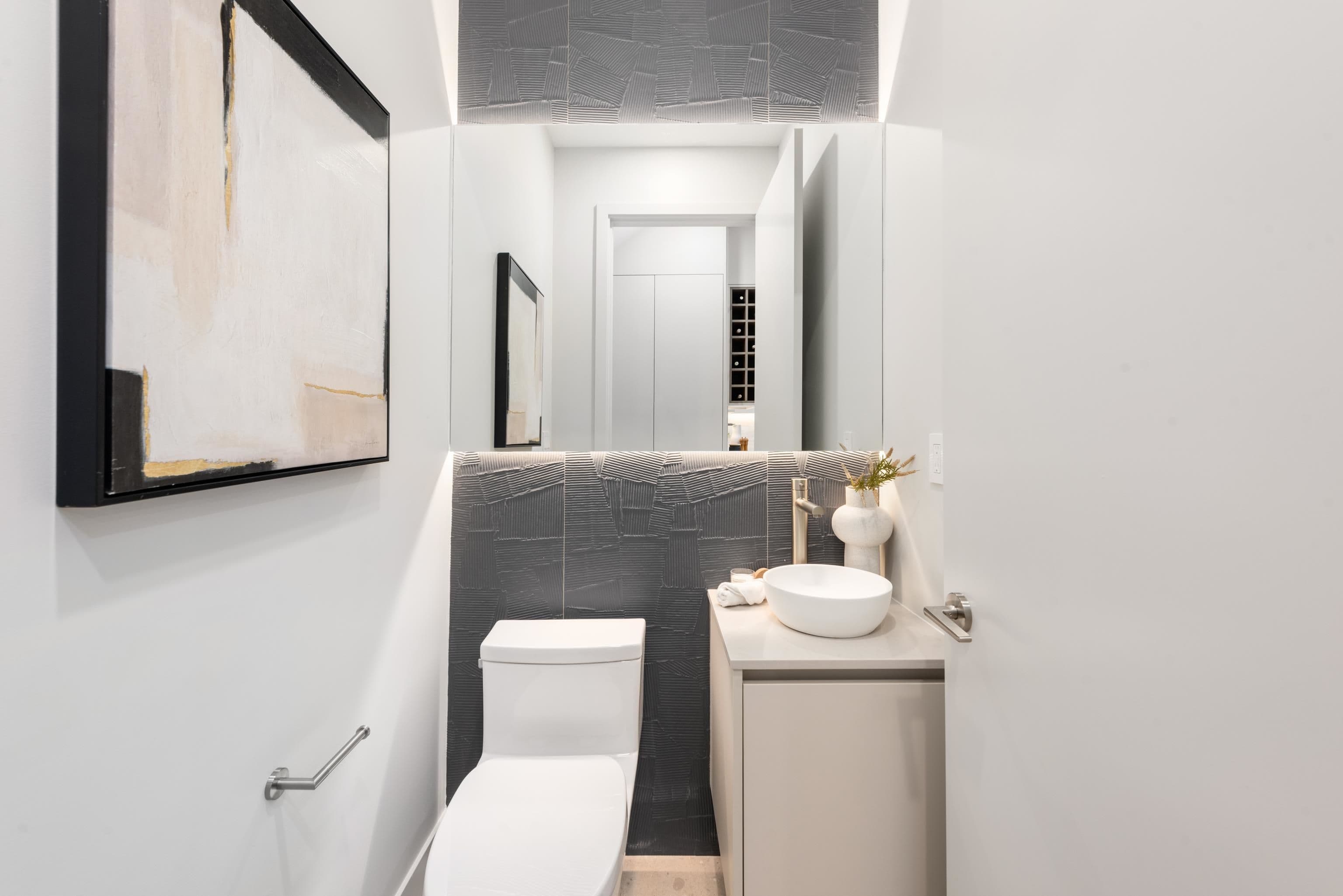 Property photo 2d9f3307-94fe-4c68-8cb9-2d352392f8d6