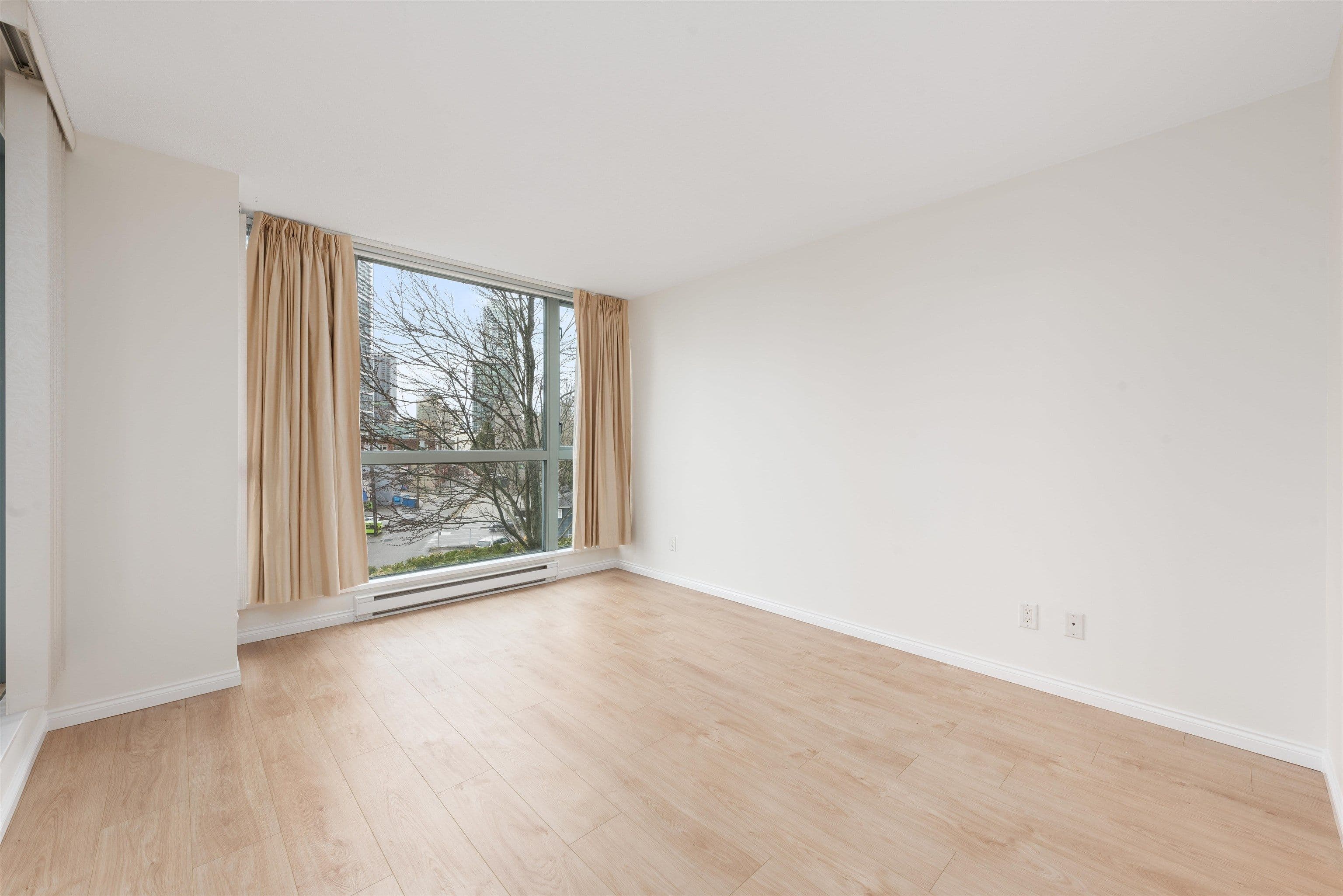 Property photo 3239c8cb-11ad-4859-9a68-bfa132c5757c
