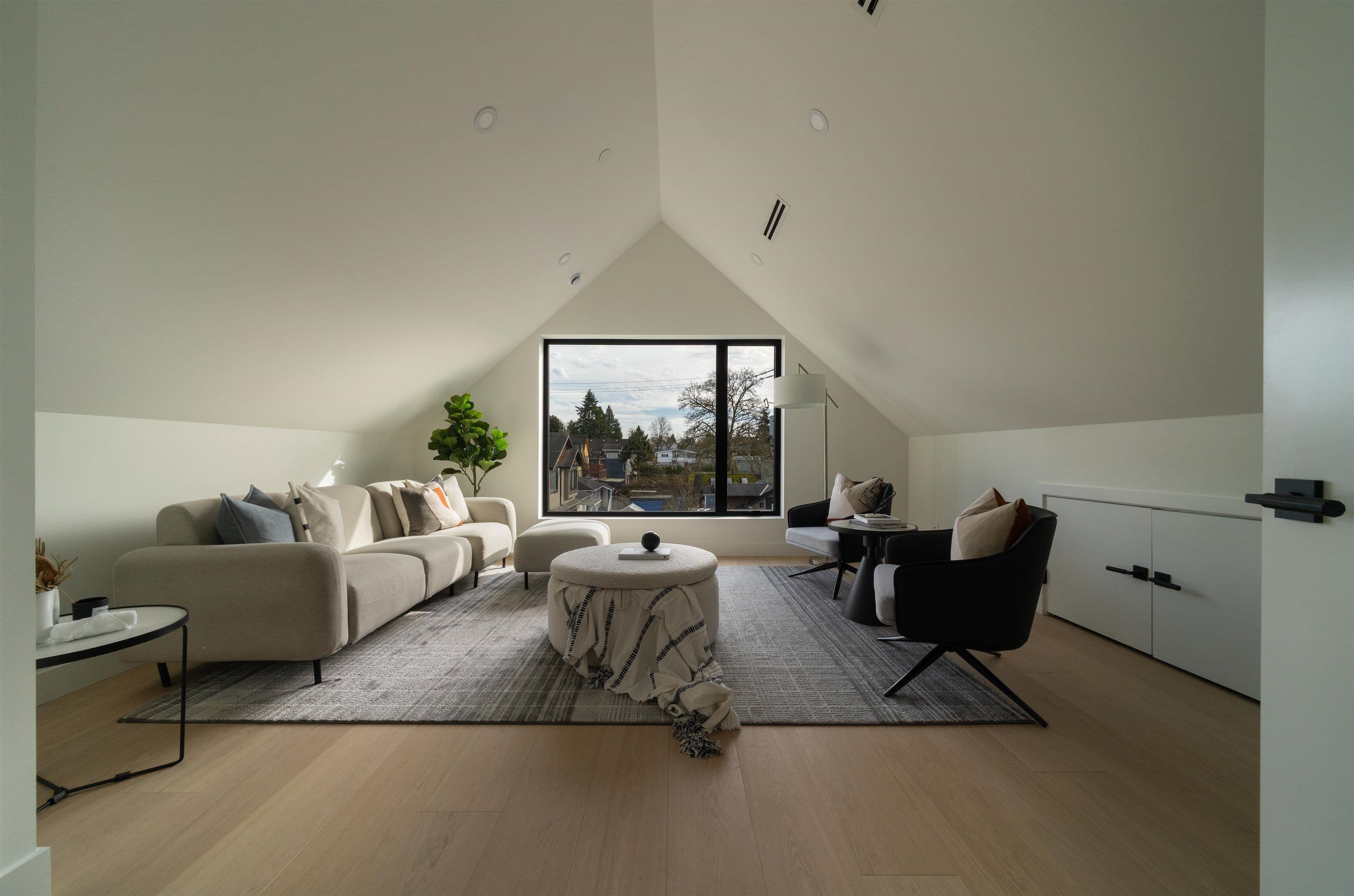 Property photo 327fcb48-6ff1-4bdb-878a-87c18ba227d5