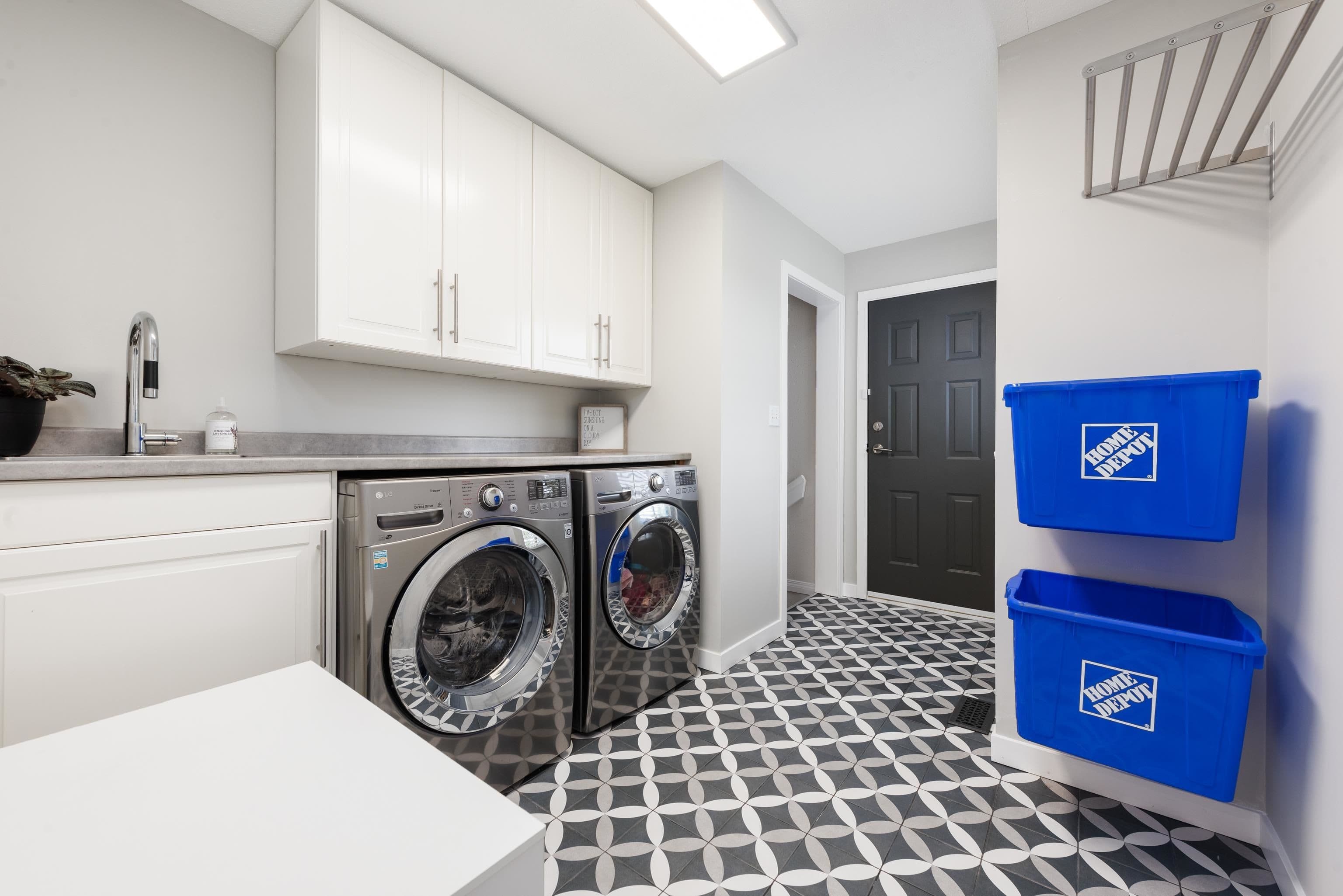 Property photo 33e3a6d9-b986-410d-a1d3-3c532d852712