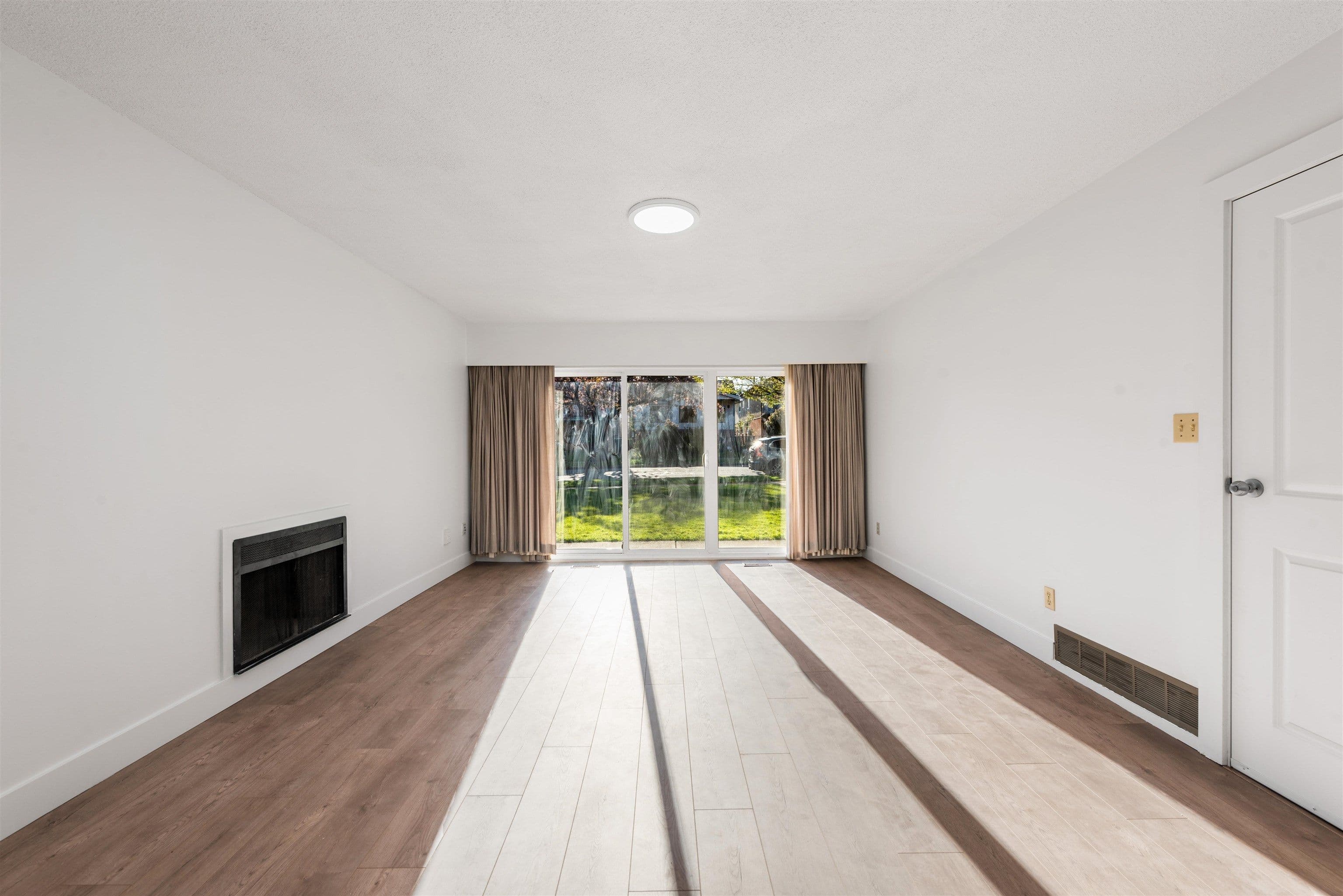 Property photo 3c8d84b8-5c66-46d1-95f6-cdb0173037a5