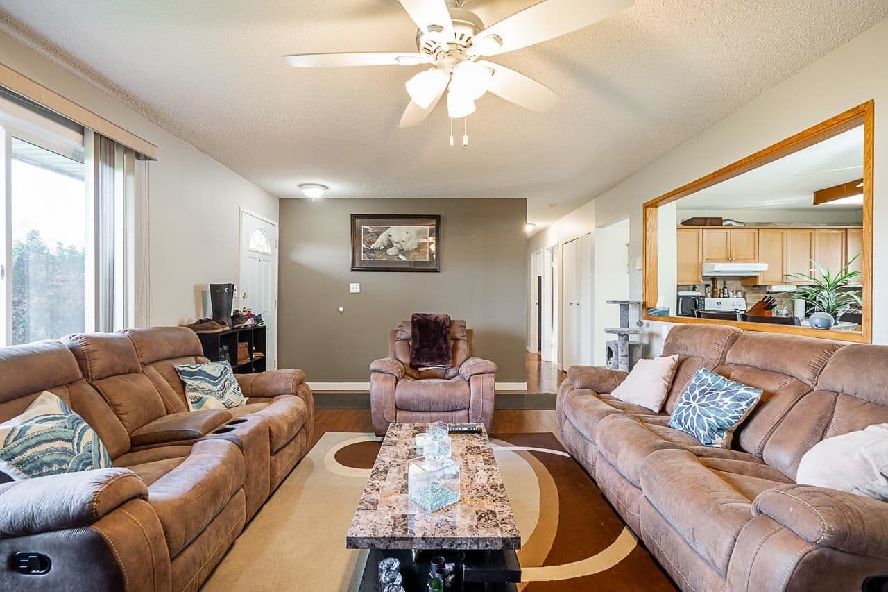 Property photo 5c8913f1-aed1-494b-b33a-9614993641ad
