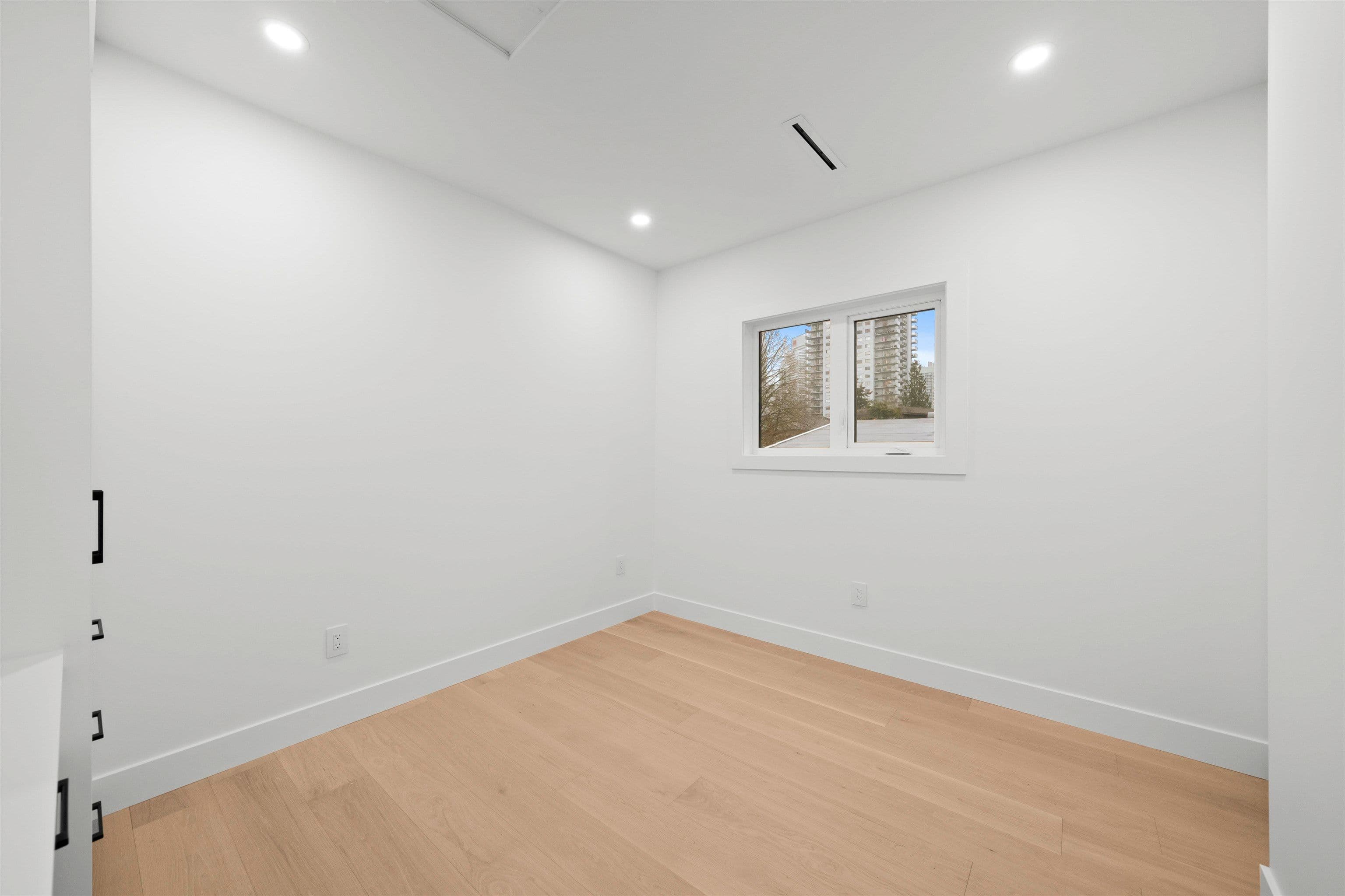 Property photo 6d42b66e-58c3-4e13-93ef-4ca8e5d1020a