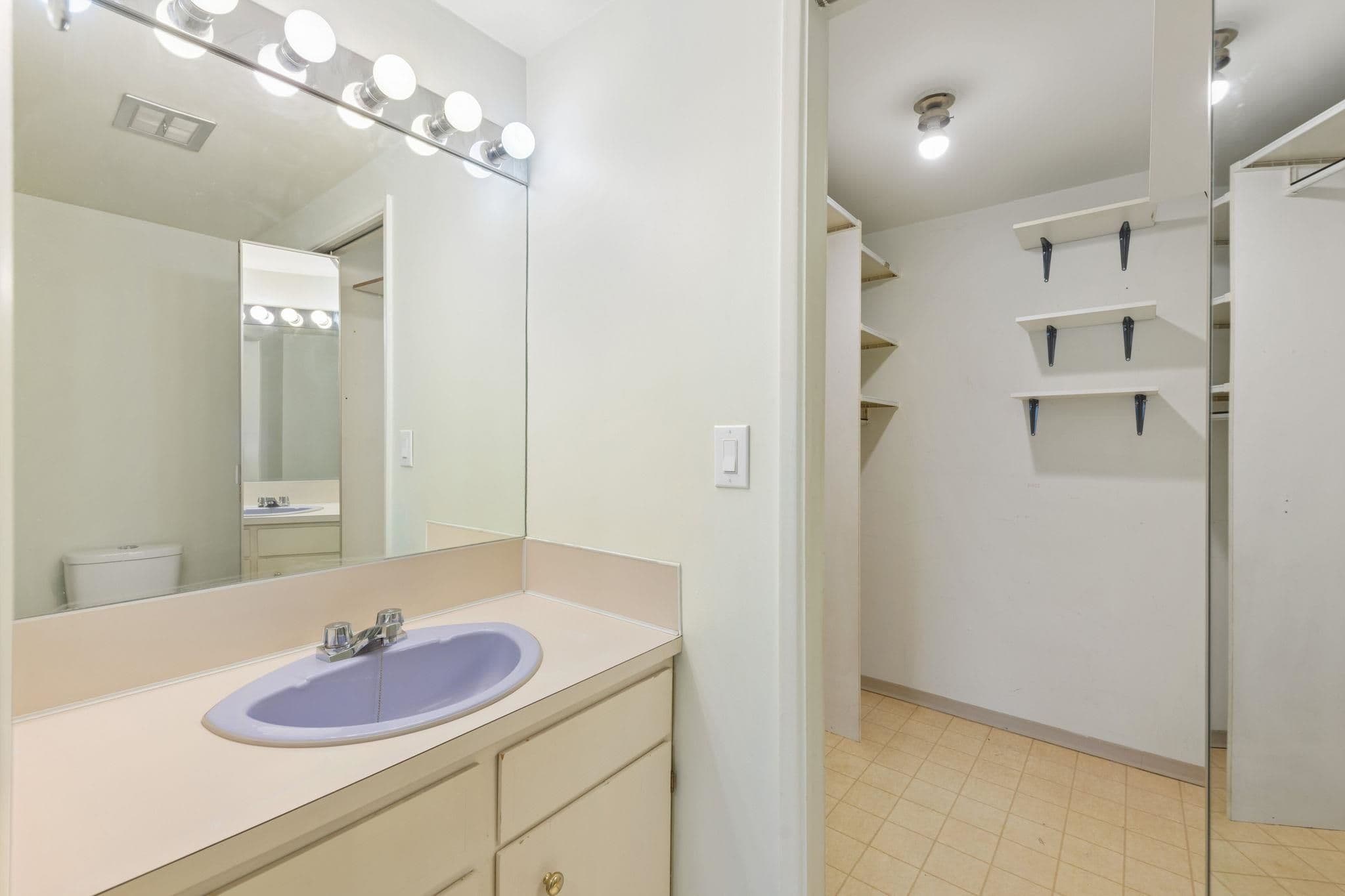 Property photo 8a80f058-b108-47bb-a157-686276475f2a