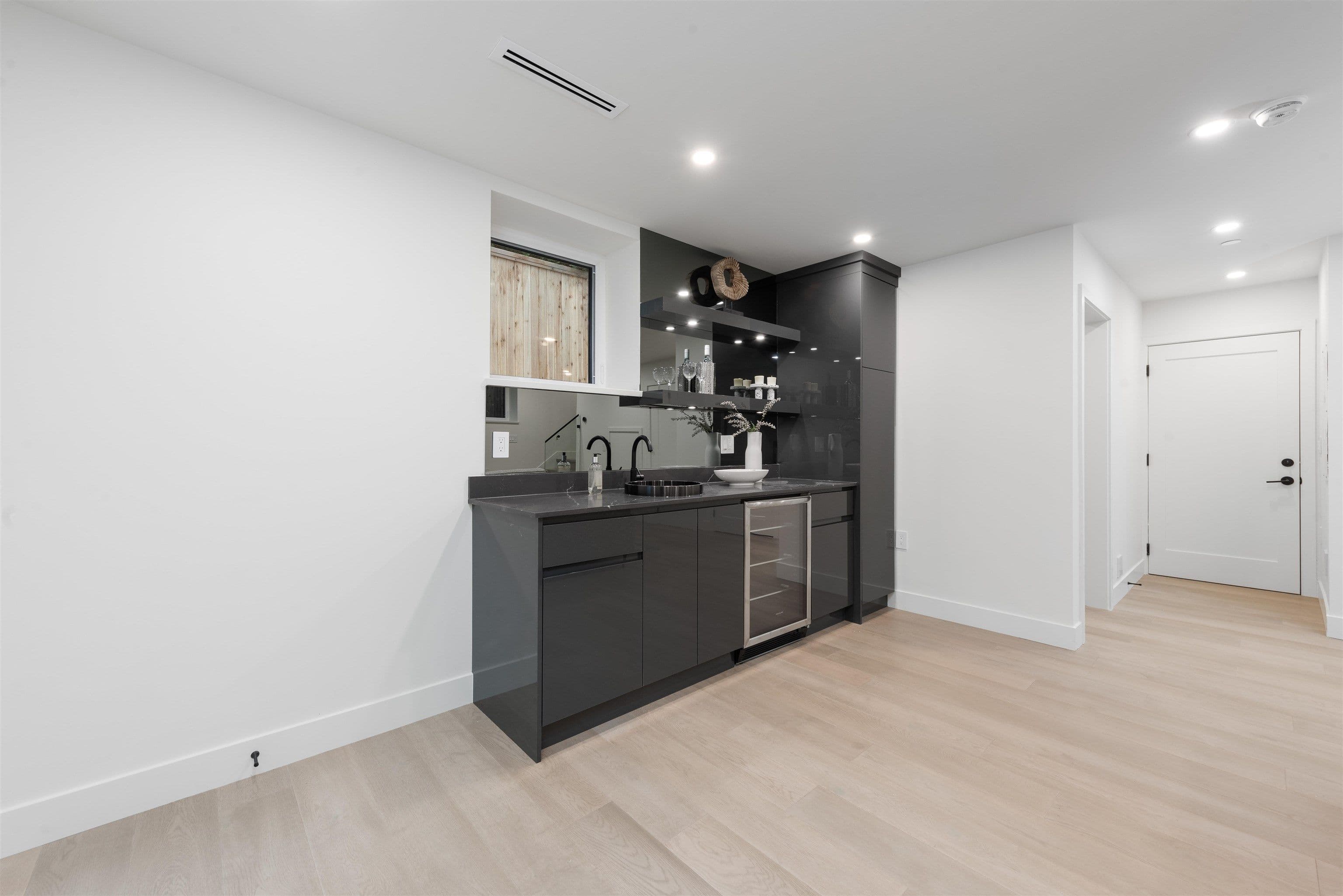 Property photo 9317a3ec-c21d-4fe3-a95f-01c0dd7f07b2