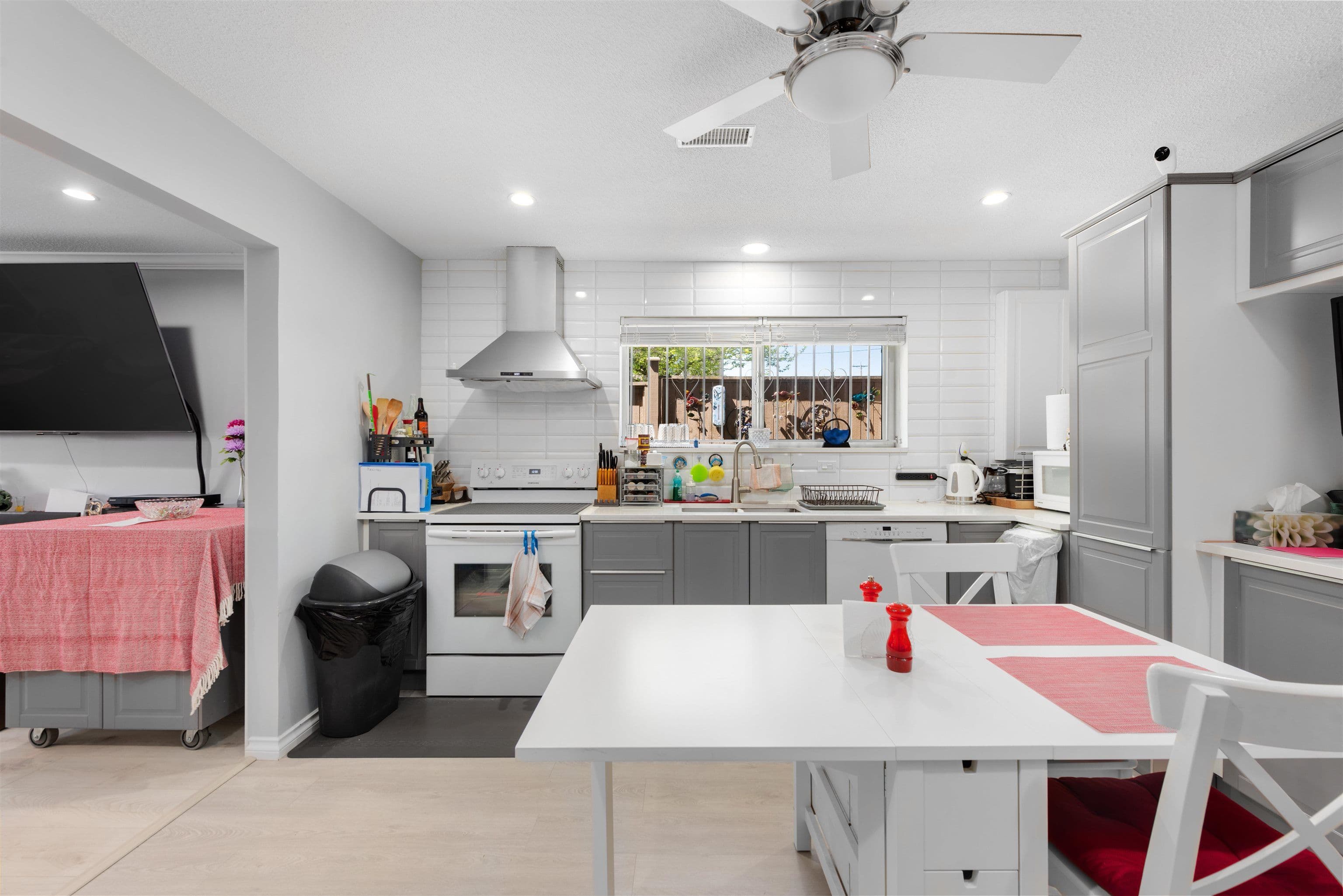 Property photo 932e9e9a-f2d5-447c-87e4-0971744d82d3