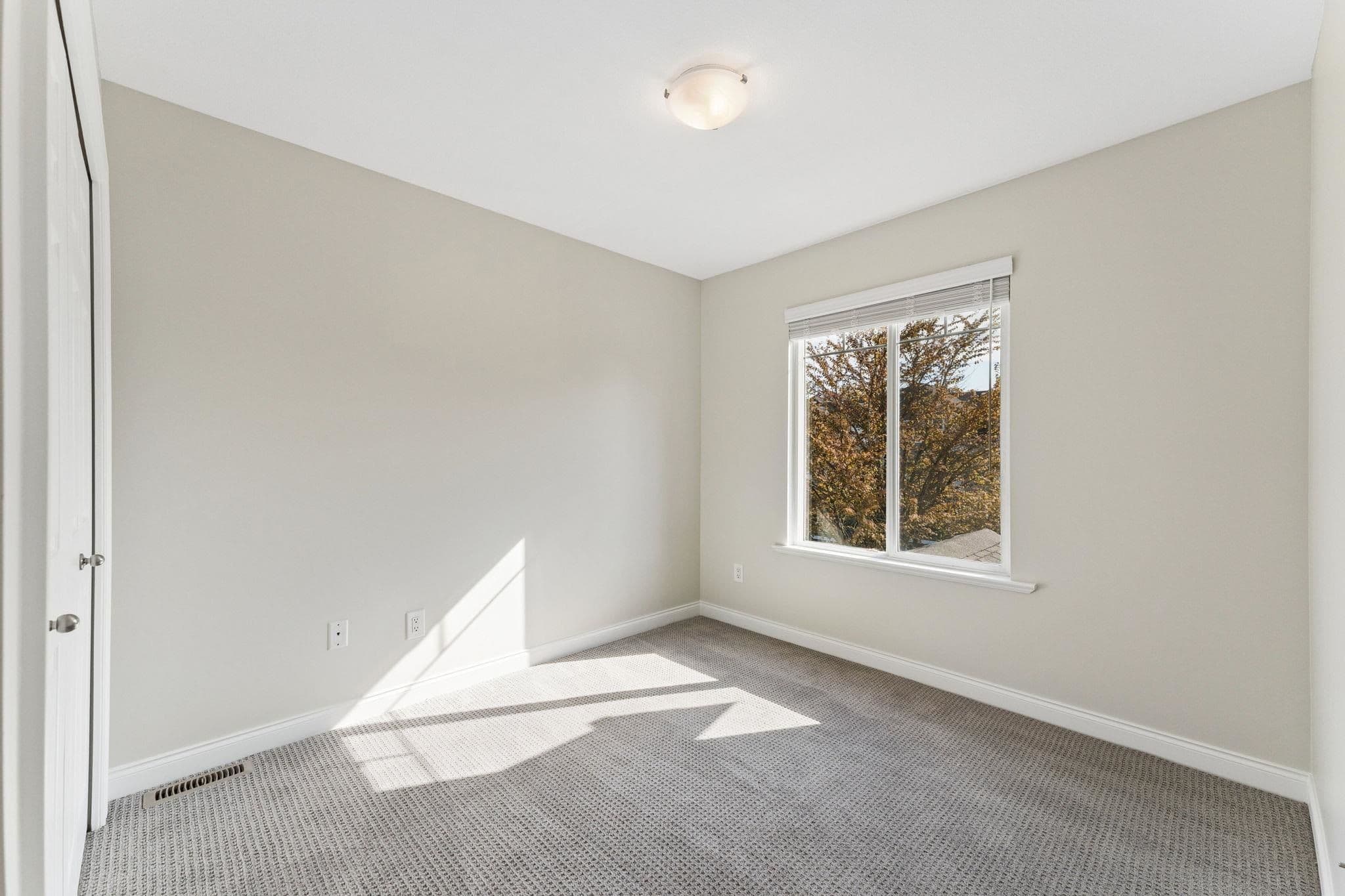 Property photo 9372ba4a-2c96-4e35-9acc-c3c1c277808f