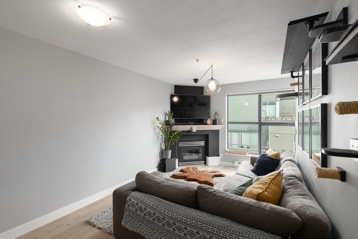 Property photo 9b521db1-b2d9-40d4-97ca-4016d1b1e7f0