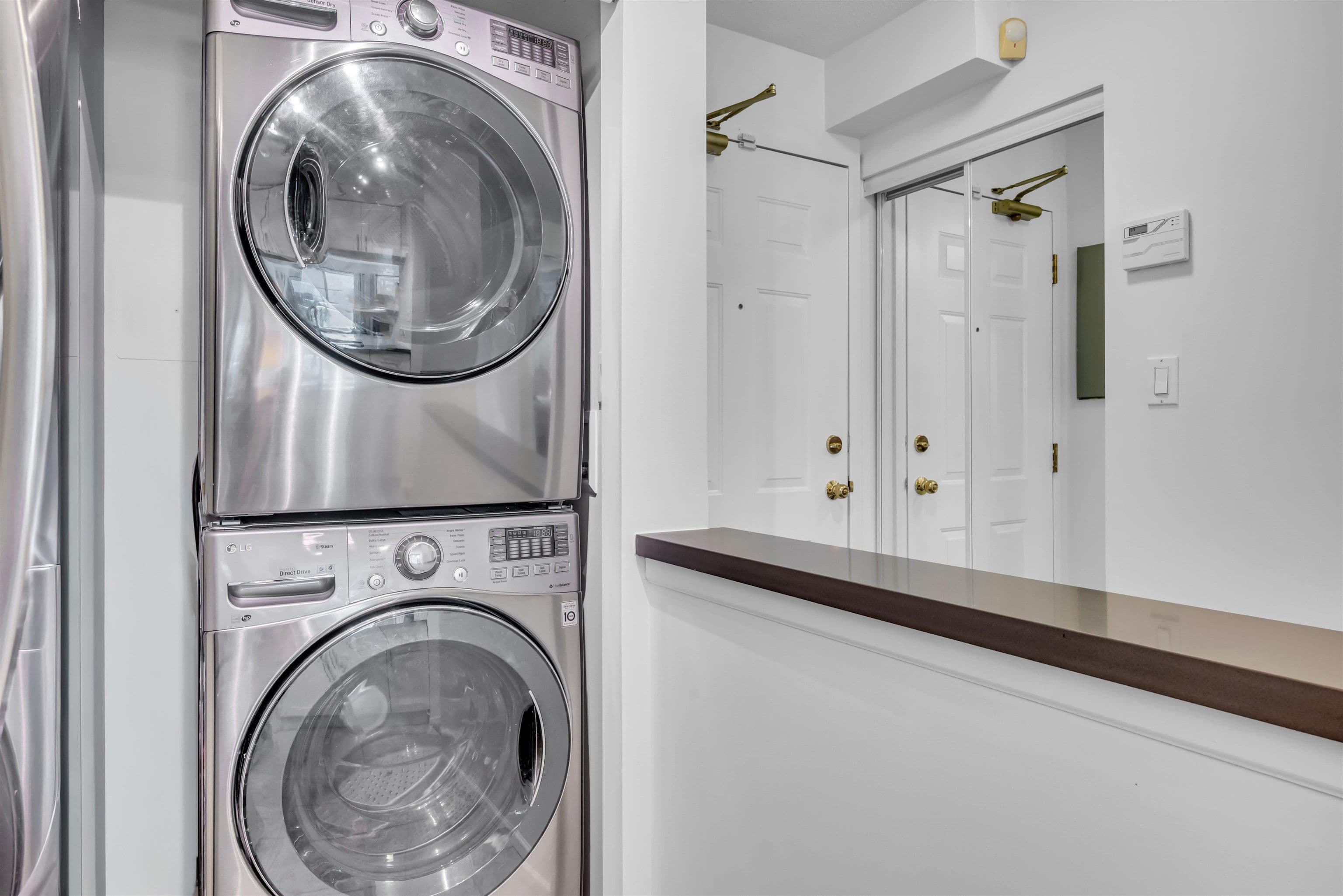 Property photo 9e3b7013-2030-43ae-ae5a-5f3e8481e1b2