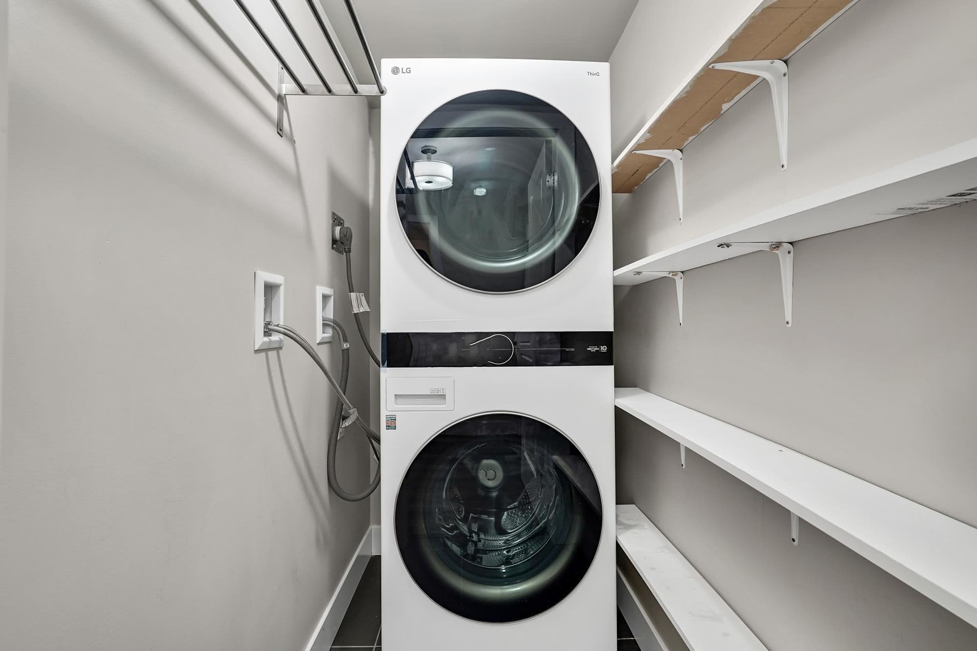 Property photo 9ef35756-d6ba-4252-8a67-08be33a8d388
