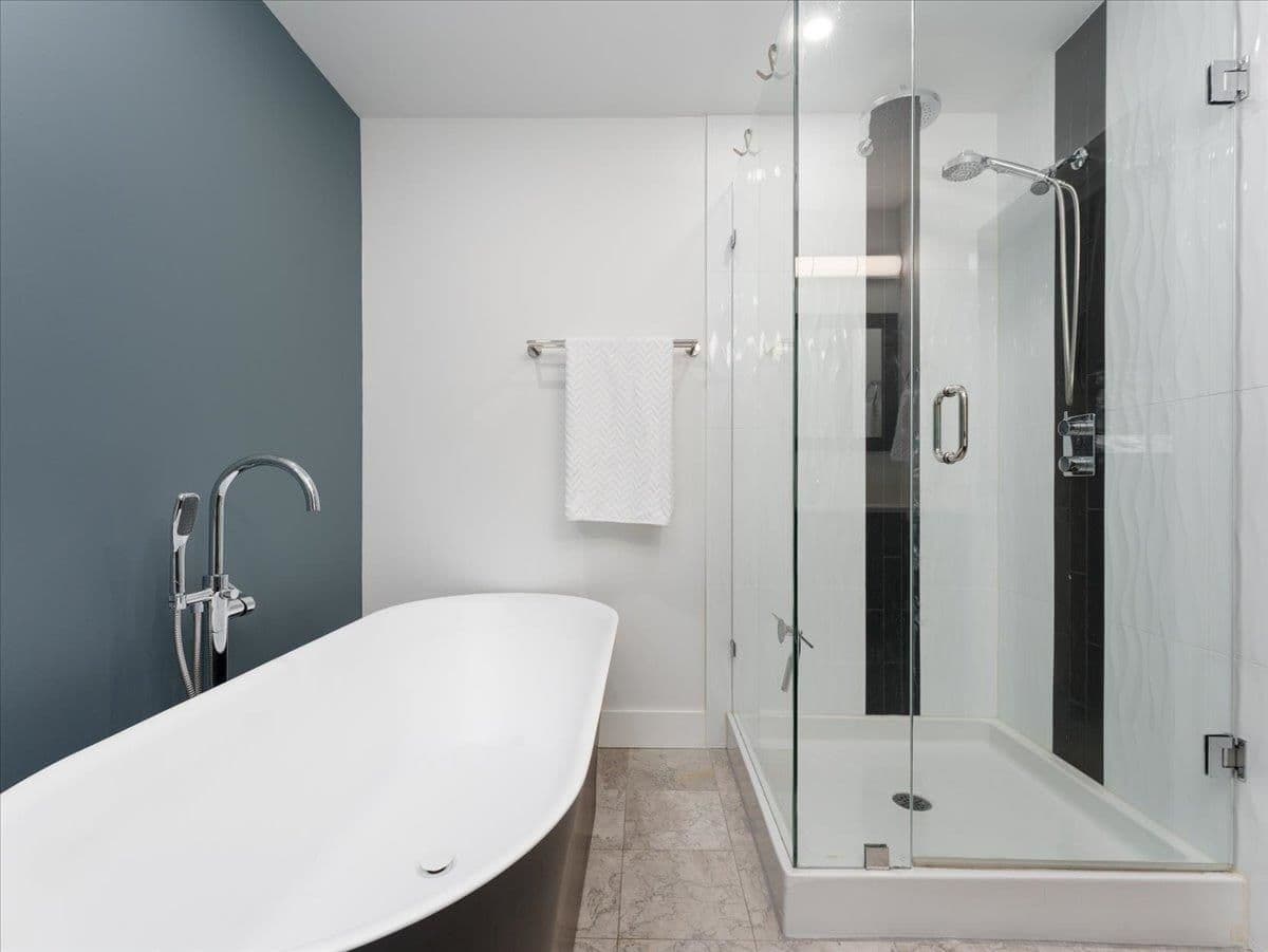 Property photo 9ff6e449-1098-49f9-9d85-e4f3e8f72900