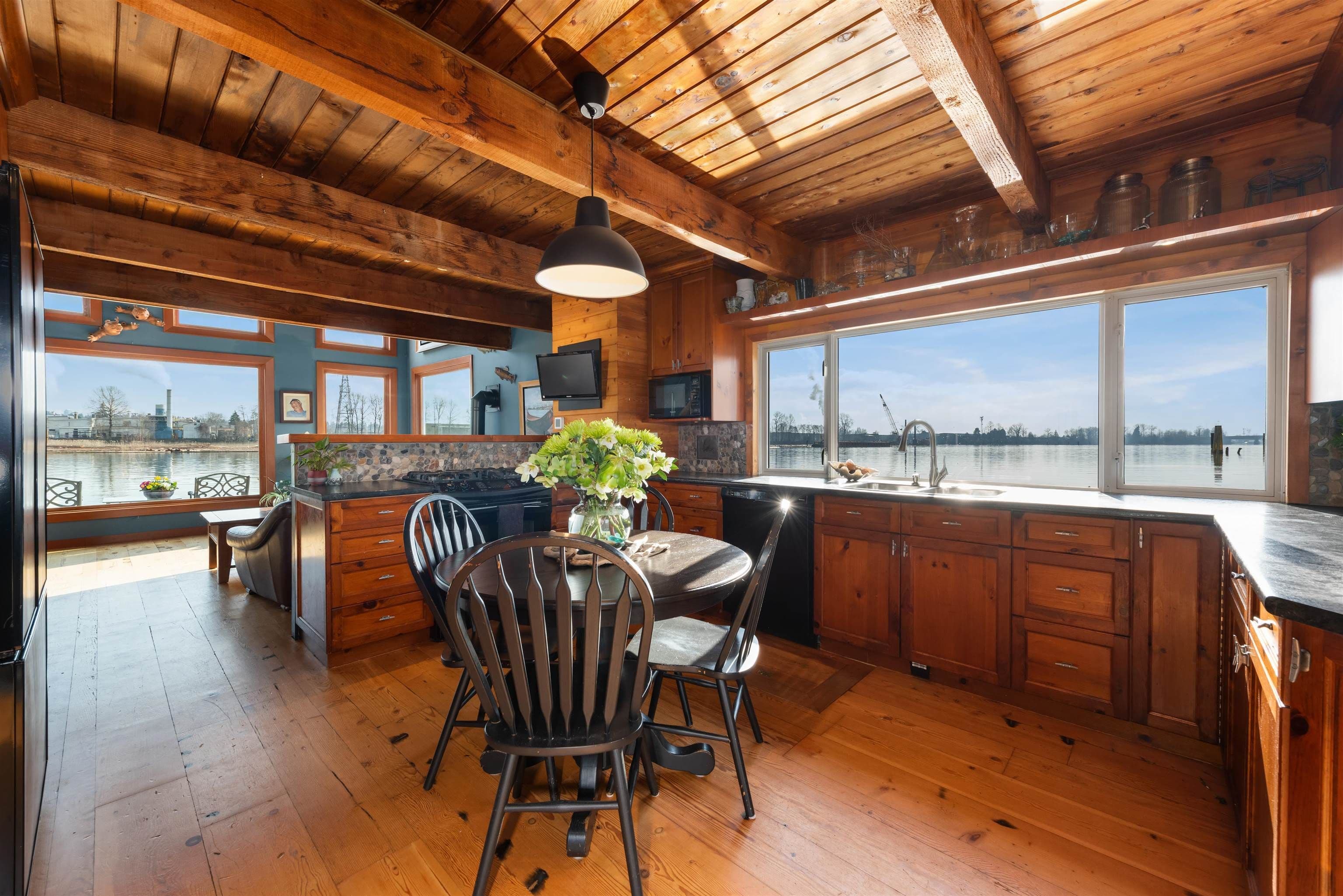 Property photo a35b4edc-2298-45d6-b0b1-58fc31d52228