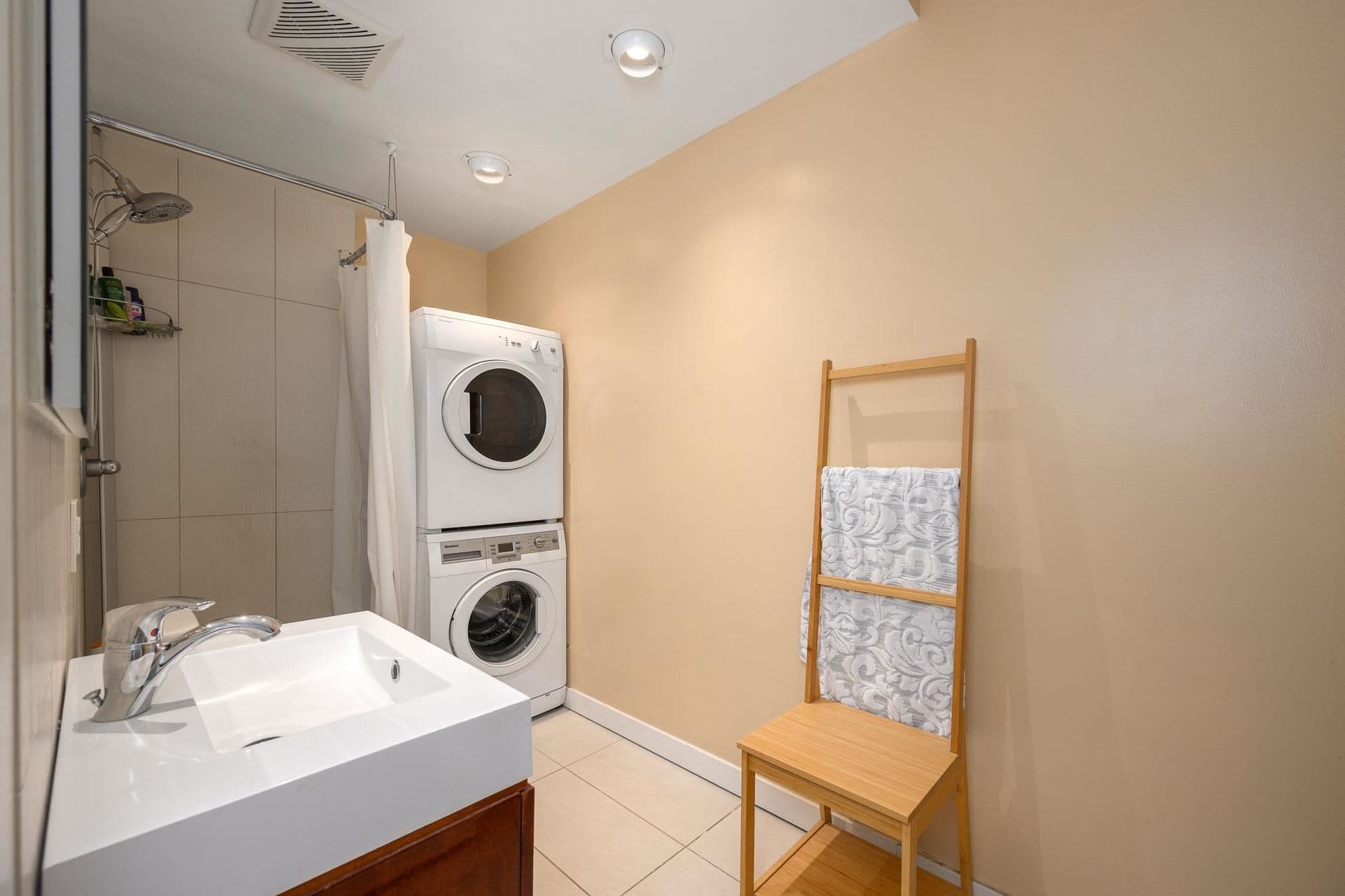 Property photo a5f95ac9-70f2-43c3-8bbb-453c3e341e56