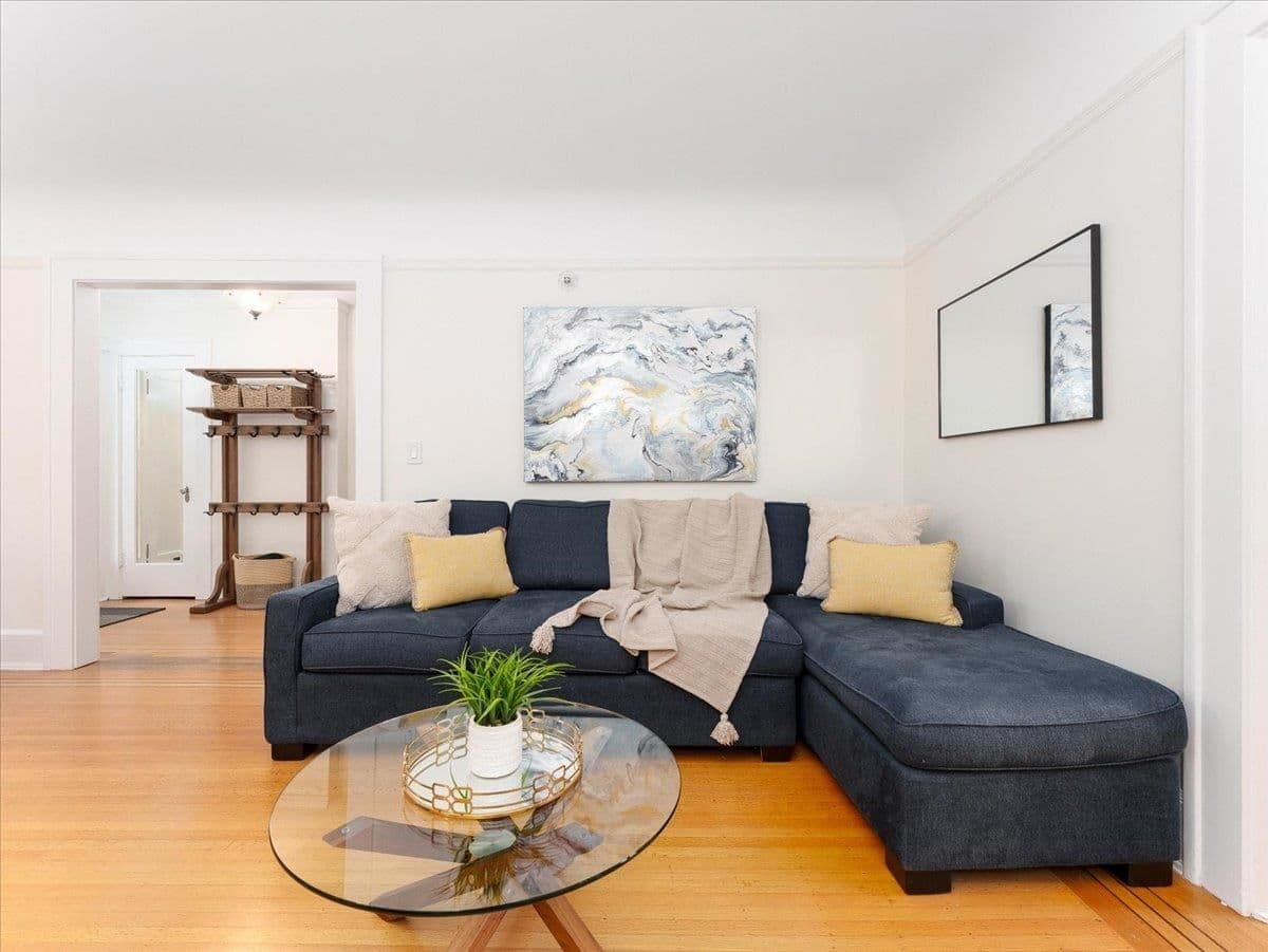 Property photo ad02cba3-544d-46da-b816-193c6ec4a036