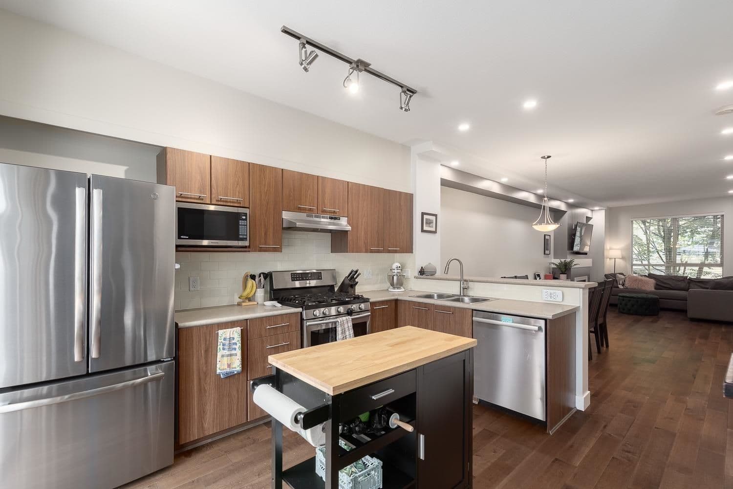 Property photo af30efe2-46a8-45f9-8884-51390553cd28