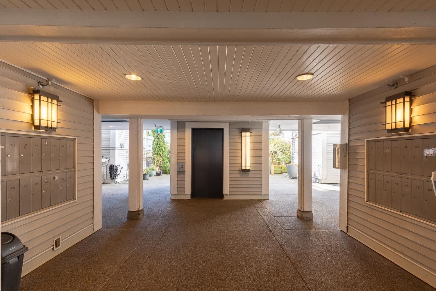 Property photo b16de312-5070-4c97-8f21-20412bb38940