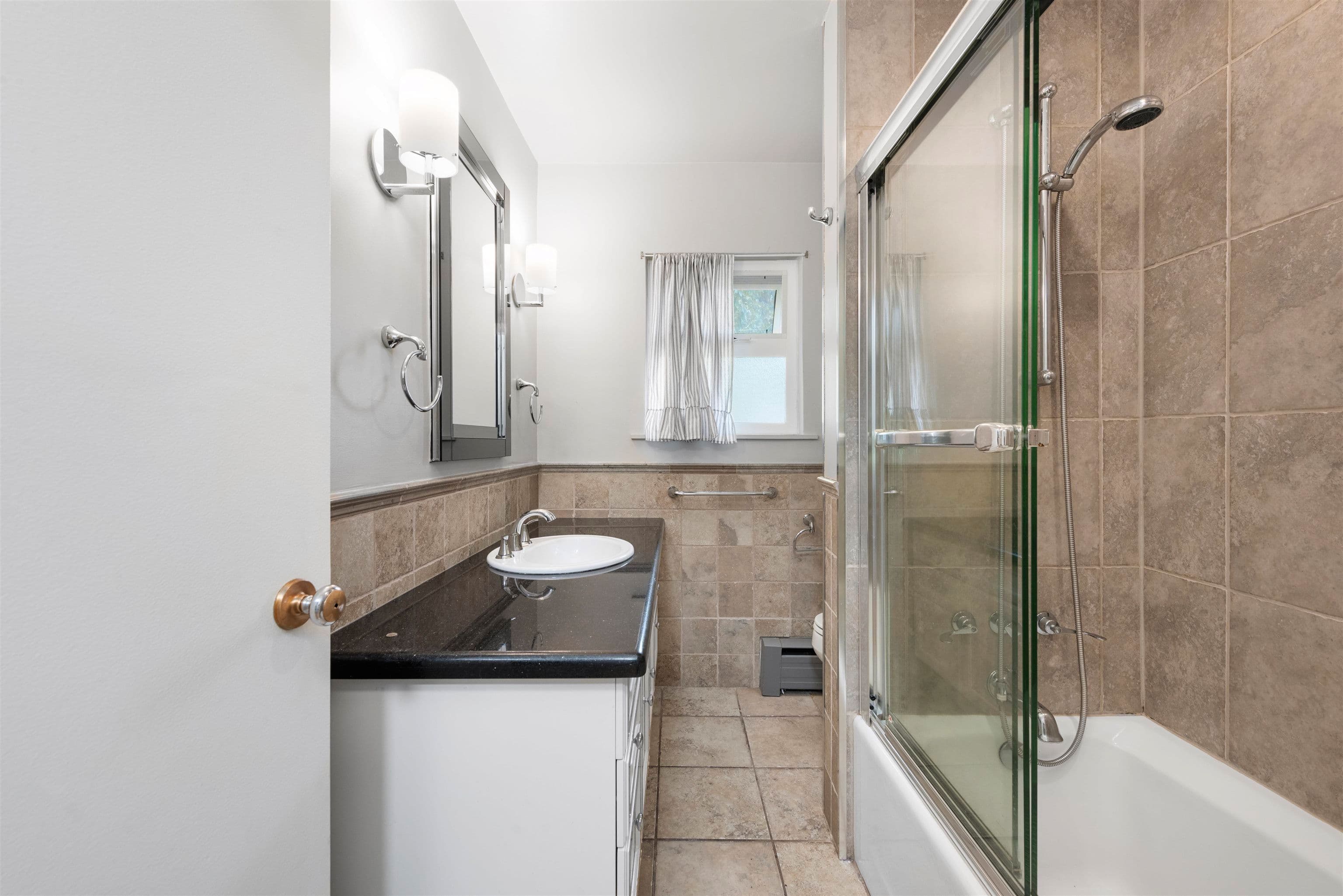 Property photo b248f1a5-8d2e-432b-8053-c6655eda9f7c