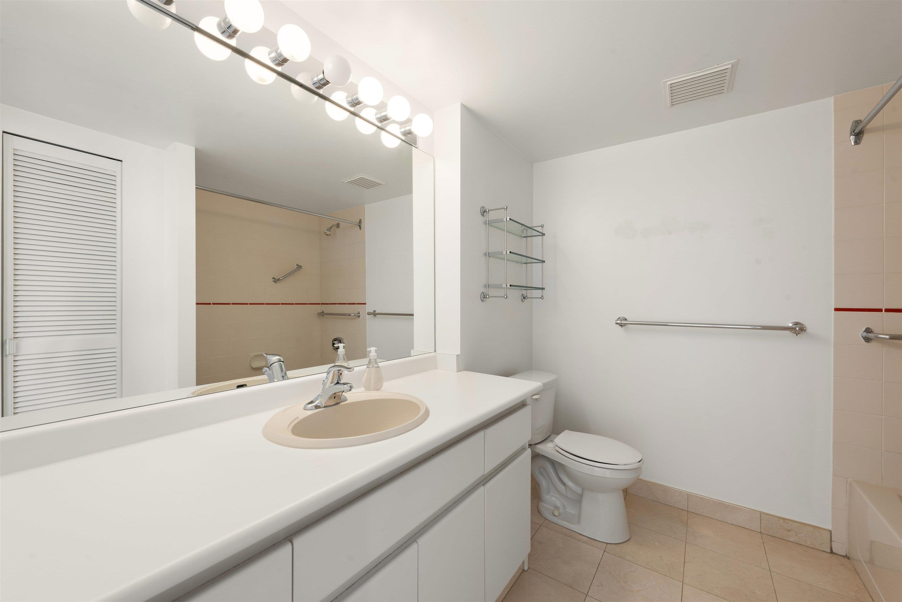 Property photo b3560129-78ae-4a5a-8b54-036ad9631c69