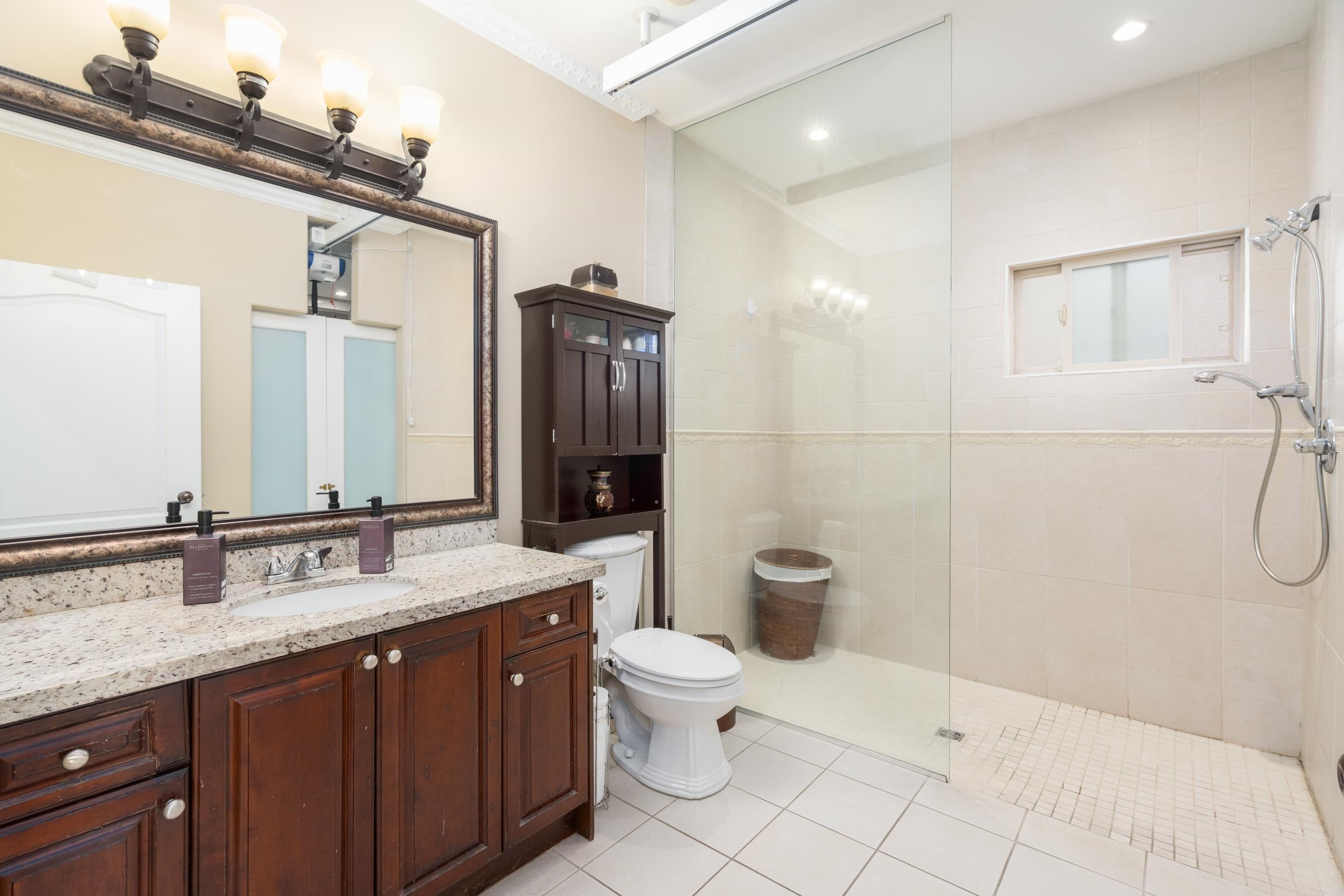 Property photo b4918d42-9add-4dd1-8ad1-c7ad52df41c4