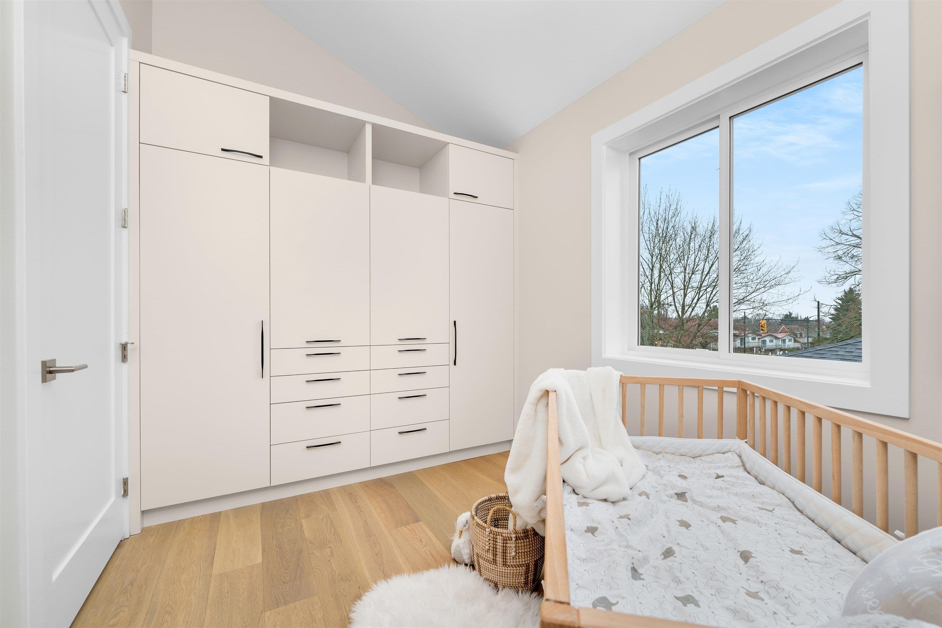 Property photo b5ca993b-4f7a-47f7-8c15-e35cb4c365a9
