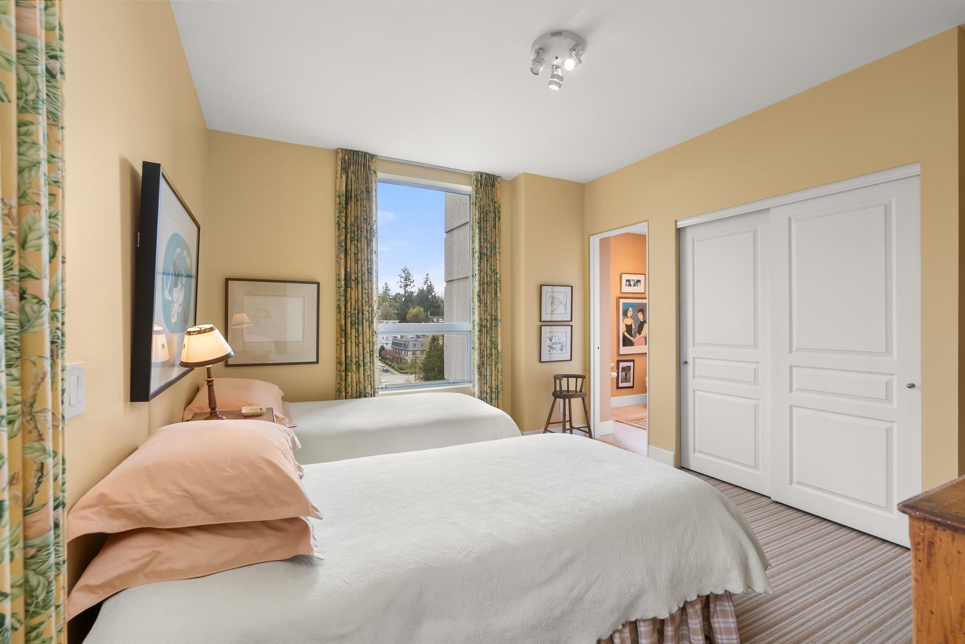 Property photo b6c6fc98-d265-455f-91a9-eb8b88ad1caf