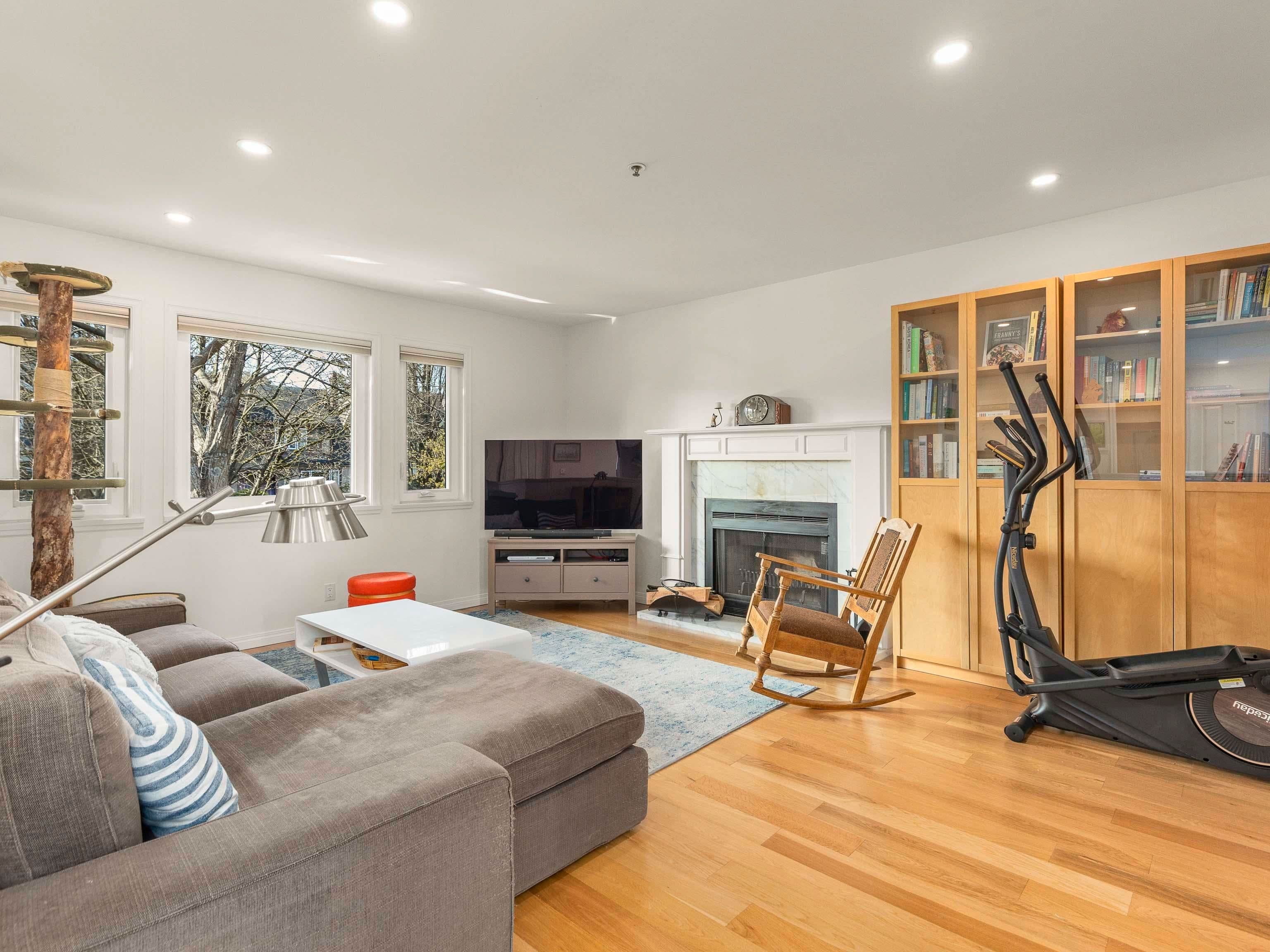 Property photo b73d9a5a-35a1-40fe-ae67-fe039581e533