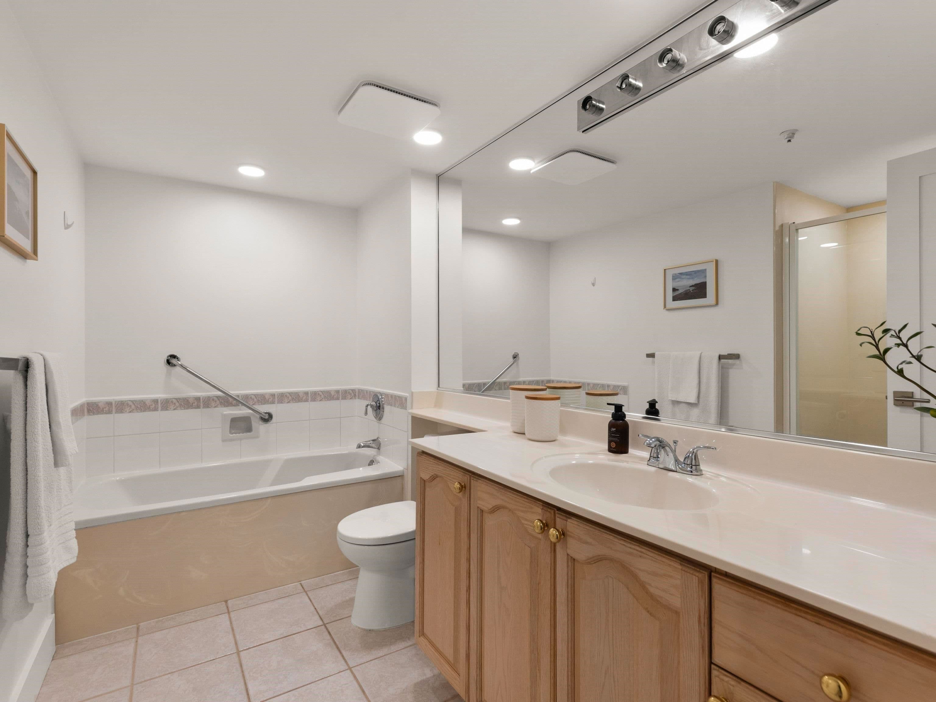 Property photo b7664edc-9c79-4da4-b94e-f6e7ebd16e9e
