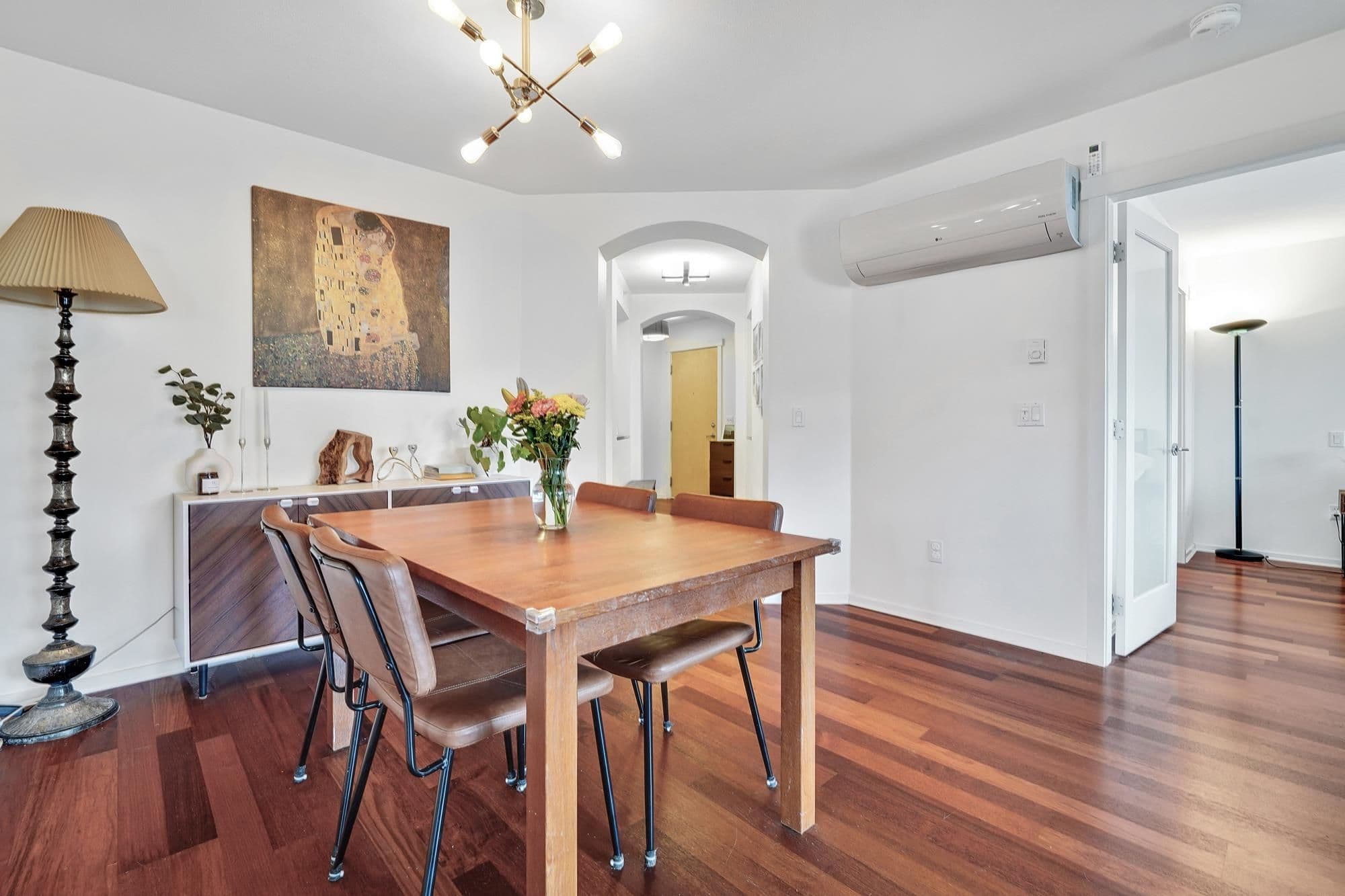 Property photo b8215d74-3386-405f-a31b-bca2fb4de238