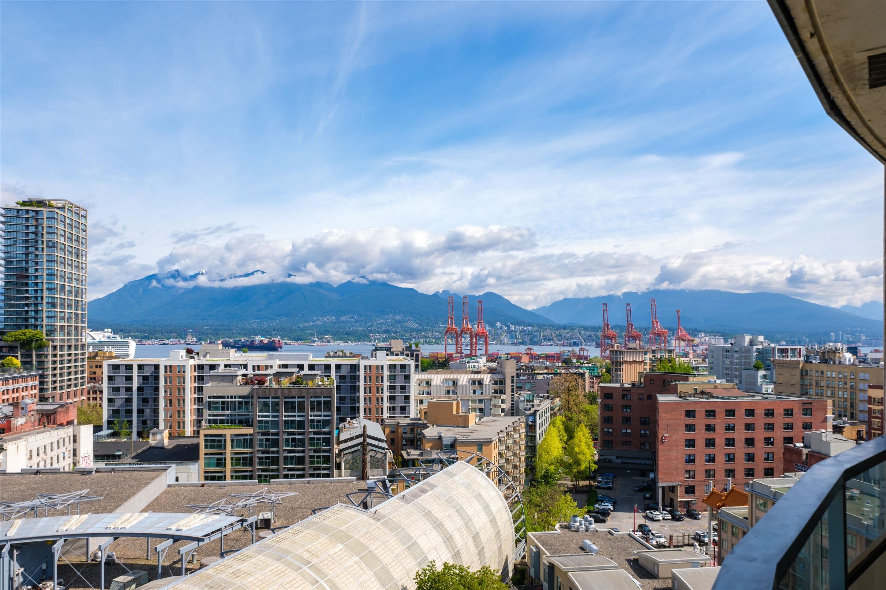 Property photo b8ea0f3b-5976-41cb-9cec-a2a296698447