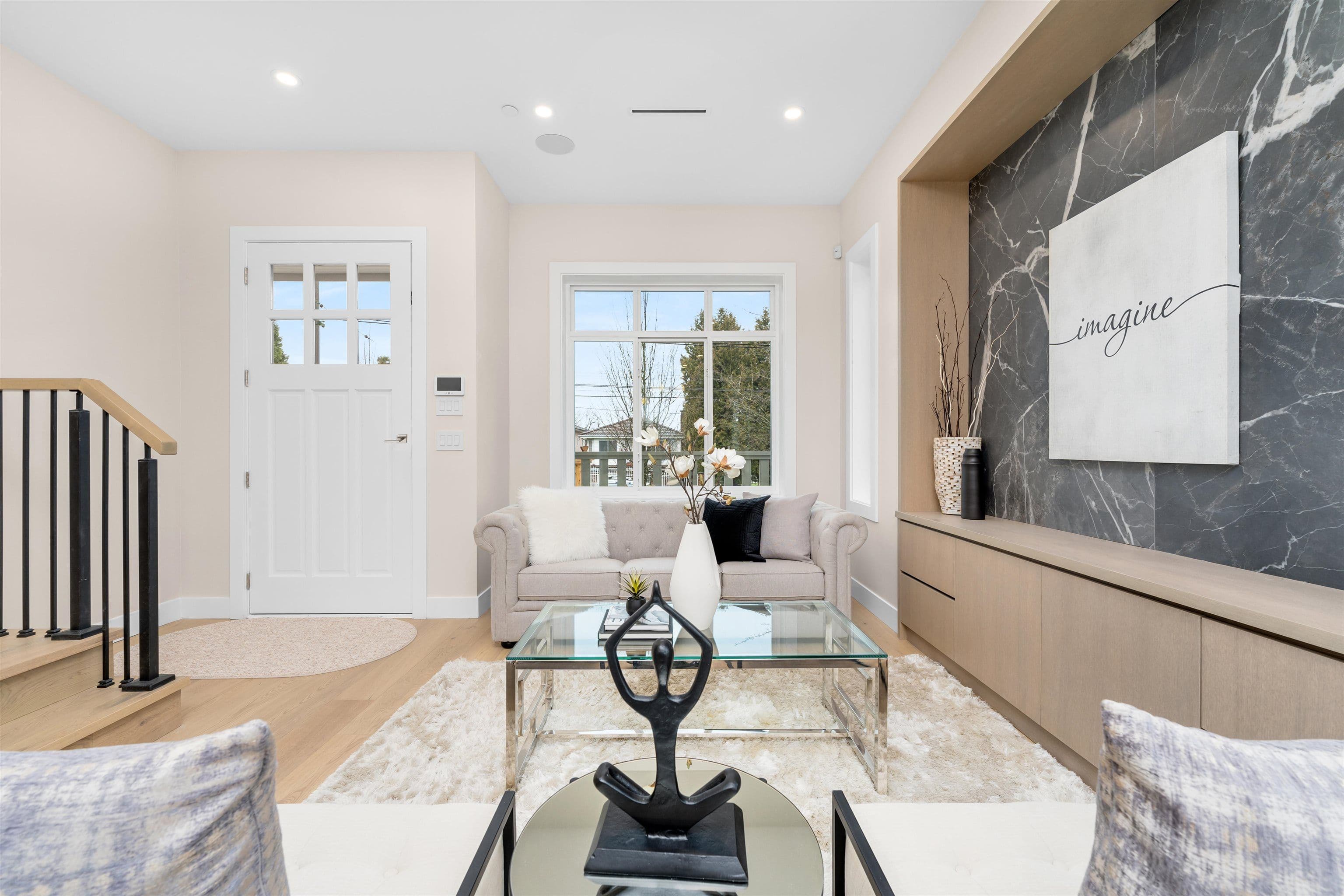 Property photo b90f207f-211c-45d9-9b37-fe0785b2f04c