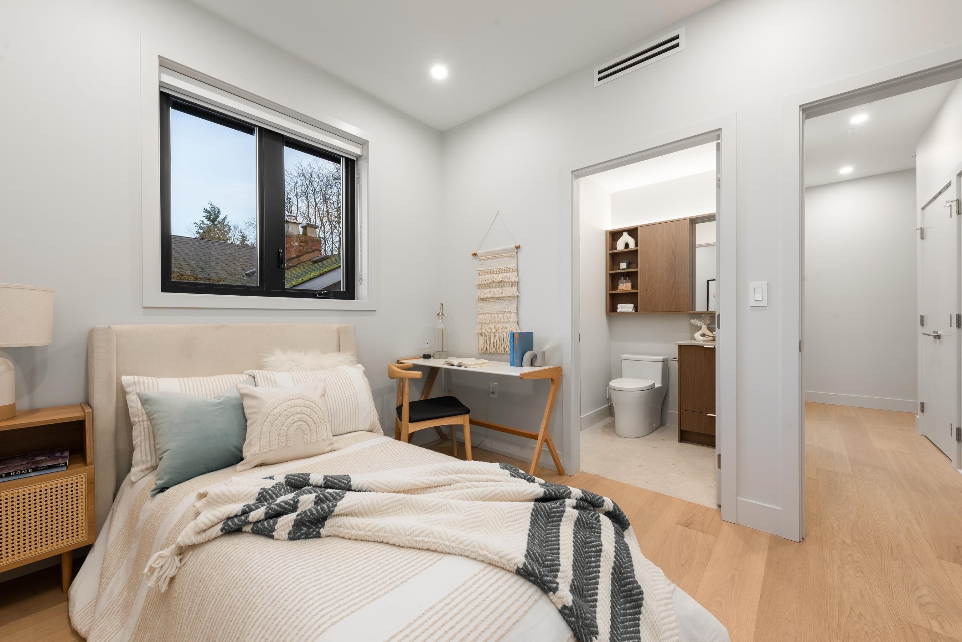 Property photo b9dc92d3-8370-4b83-a88a-15d32eef776b