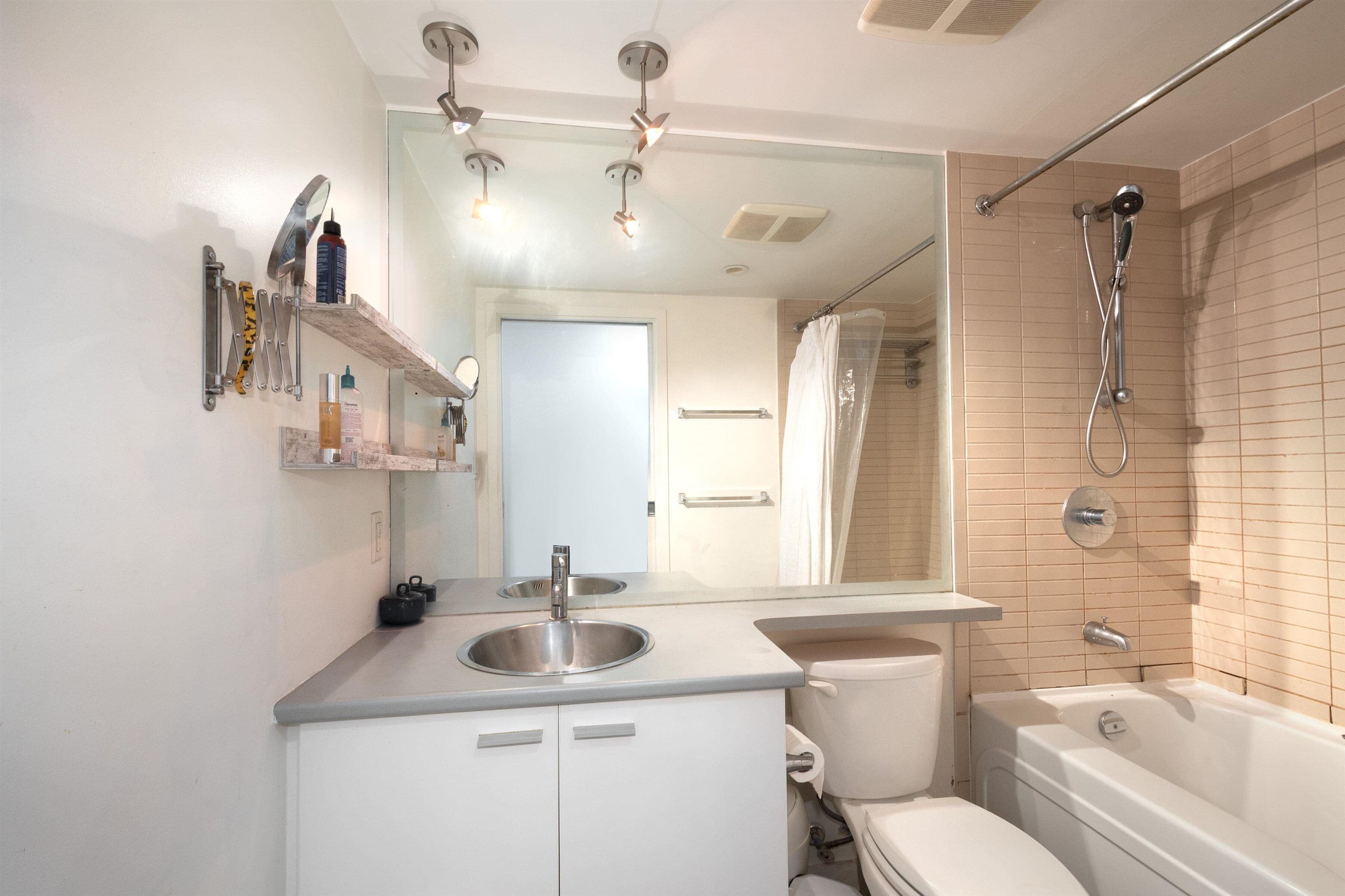 Property photo bd6c8686-96aa-45cf-8a37-3d55ecba96bd