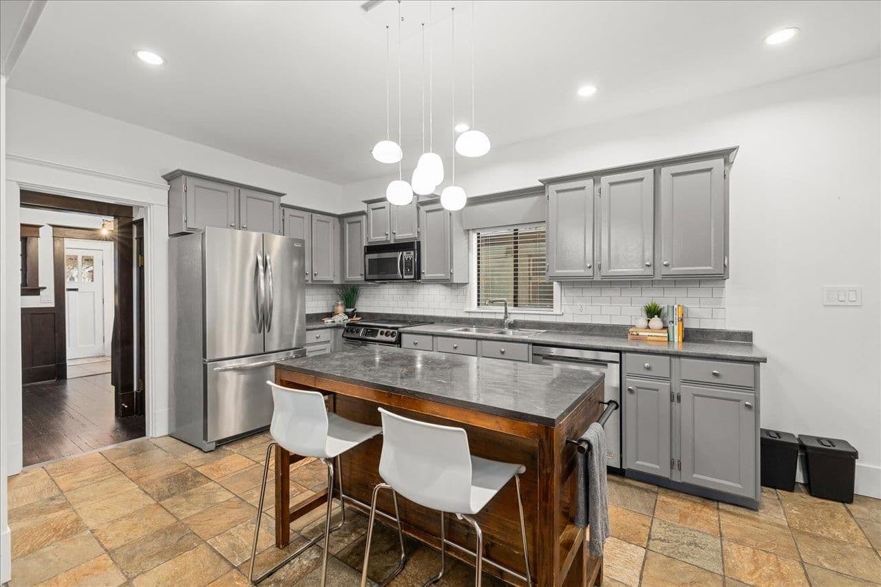 Property photo c4092487-9a5f-474f-8a74-6a00c4cff73a