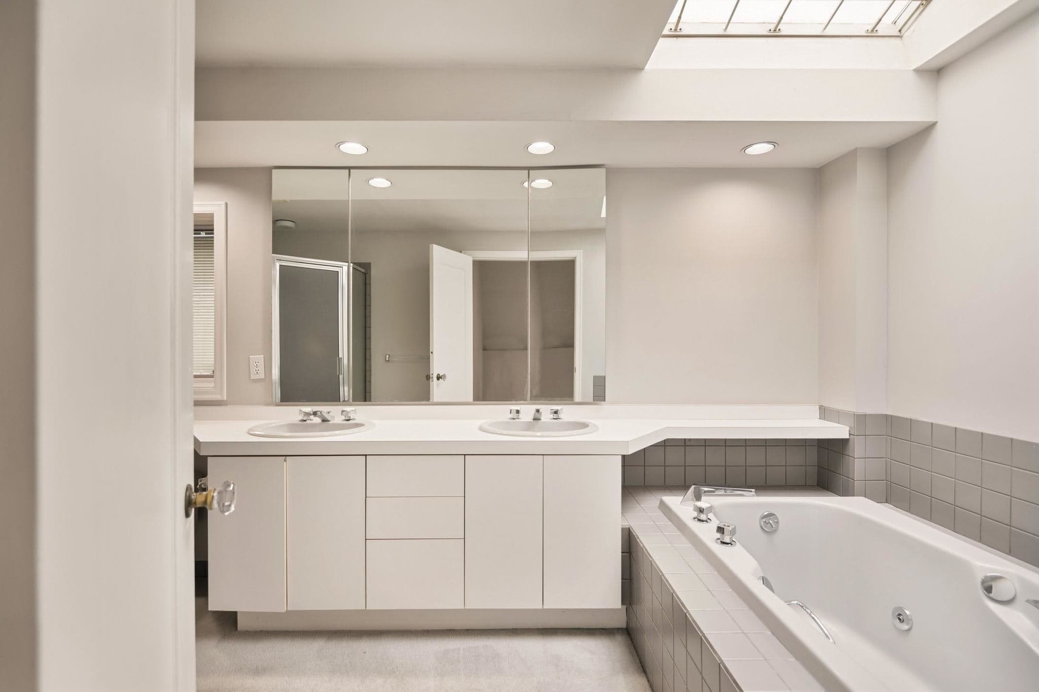 Property photo c6e82727-b645-42a1-aad5-a38084fd4245