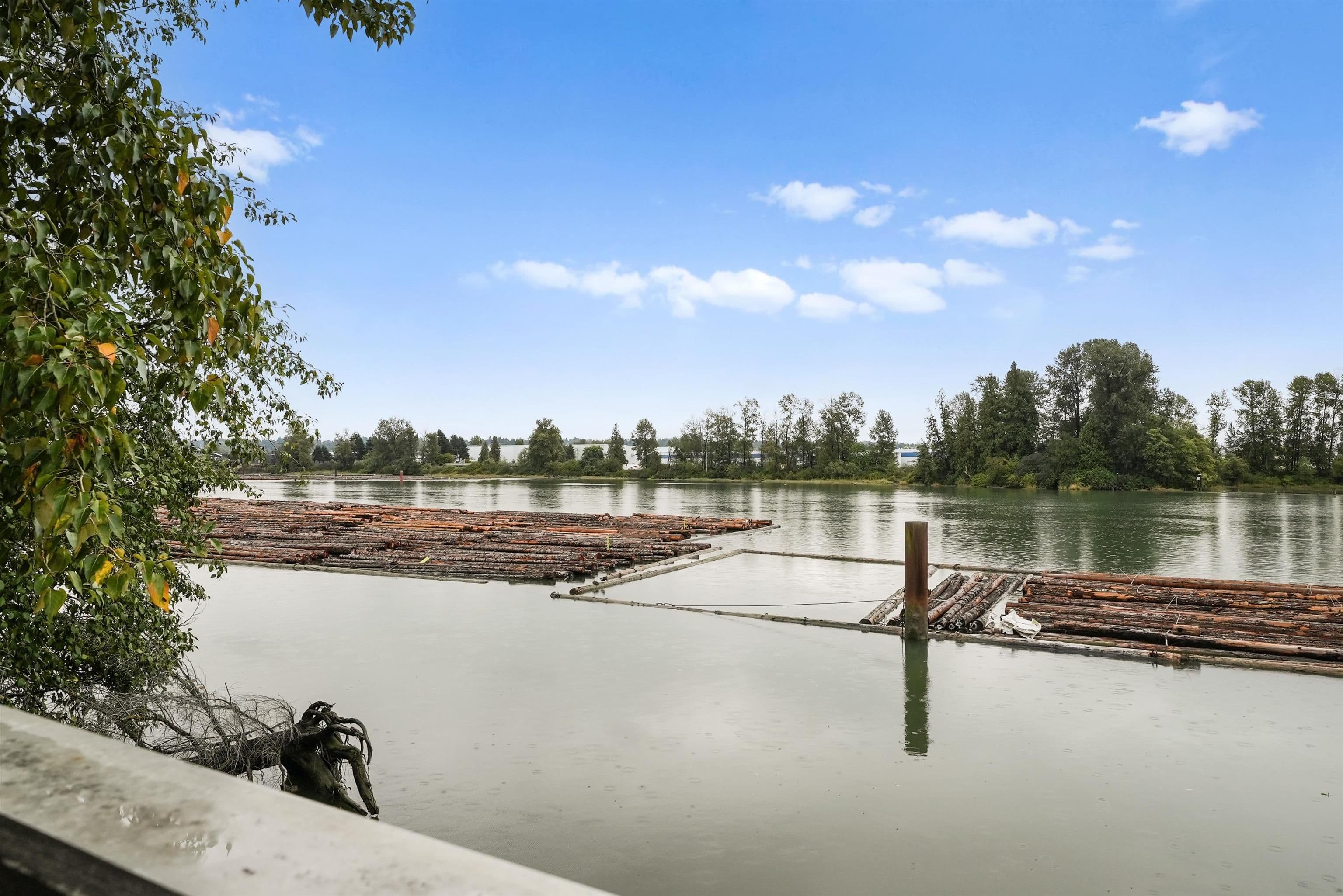 Property photo c7c04bf9-1f14-40f2-a9d9-31b1c24e72a4