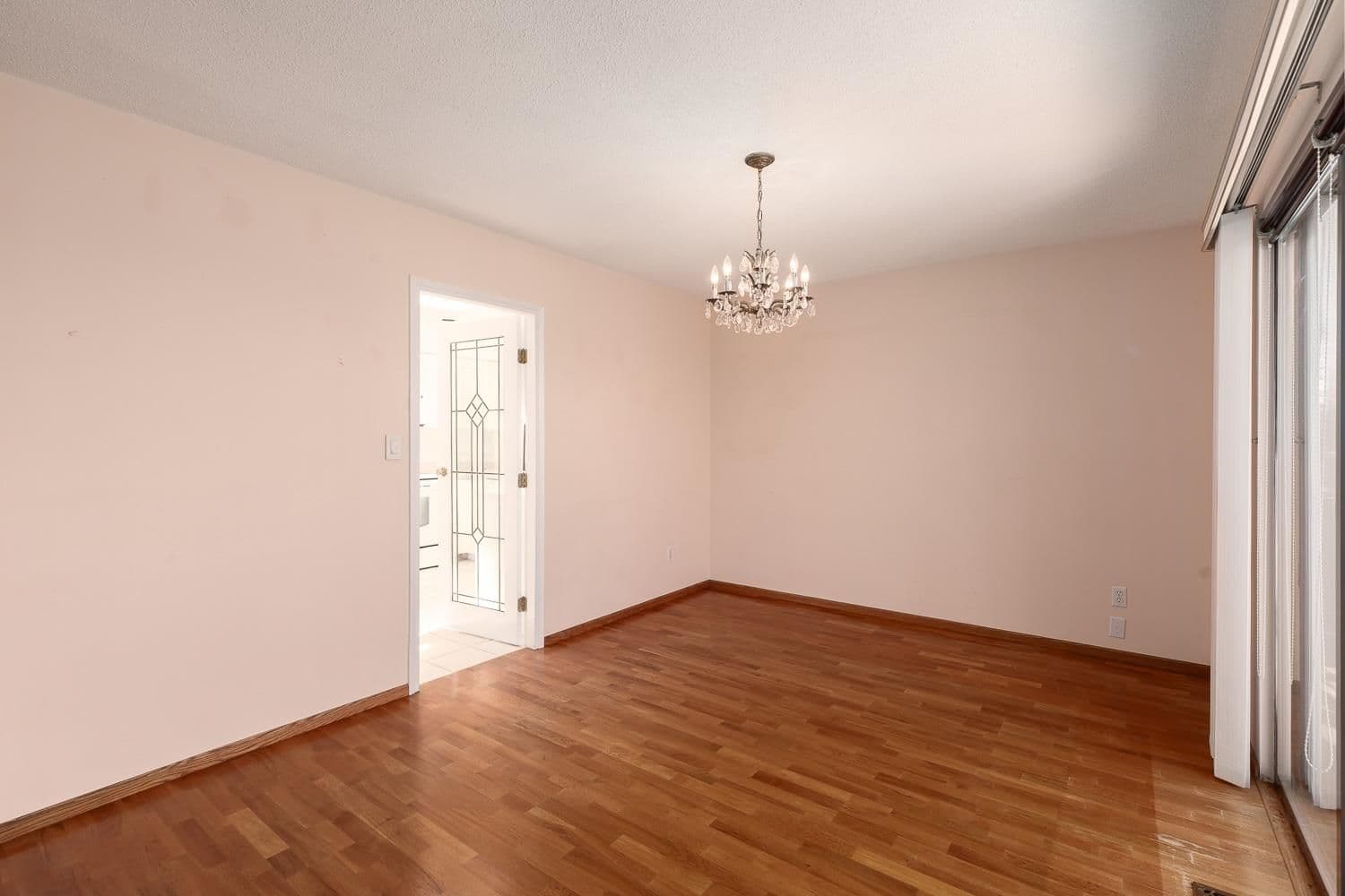 Property photo d450549c-bed8-4260-bed9-9f44604d9e64