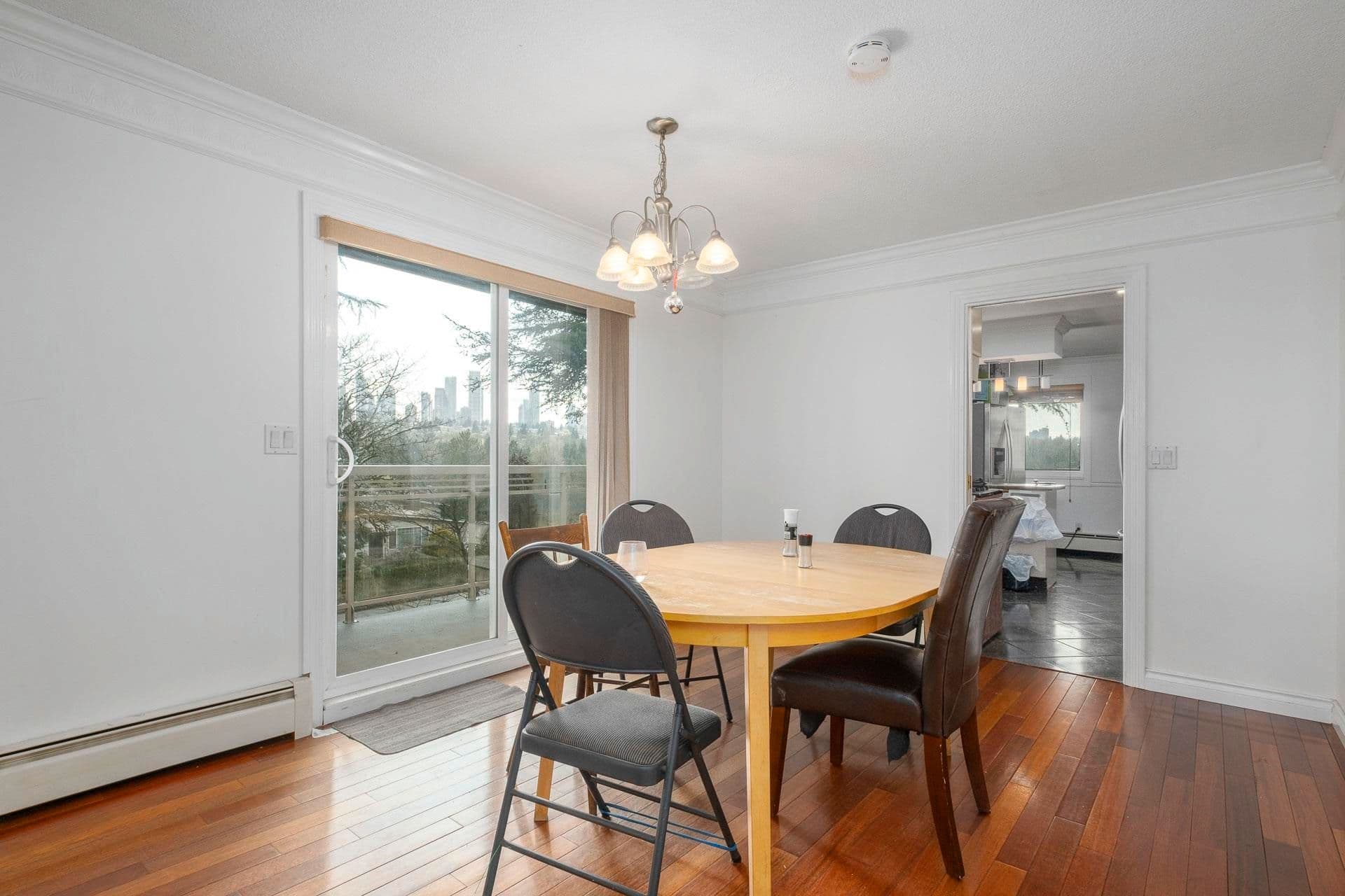 Property photo e29b8059-ca8b-41e7-8081-96d2a71b71c9