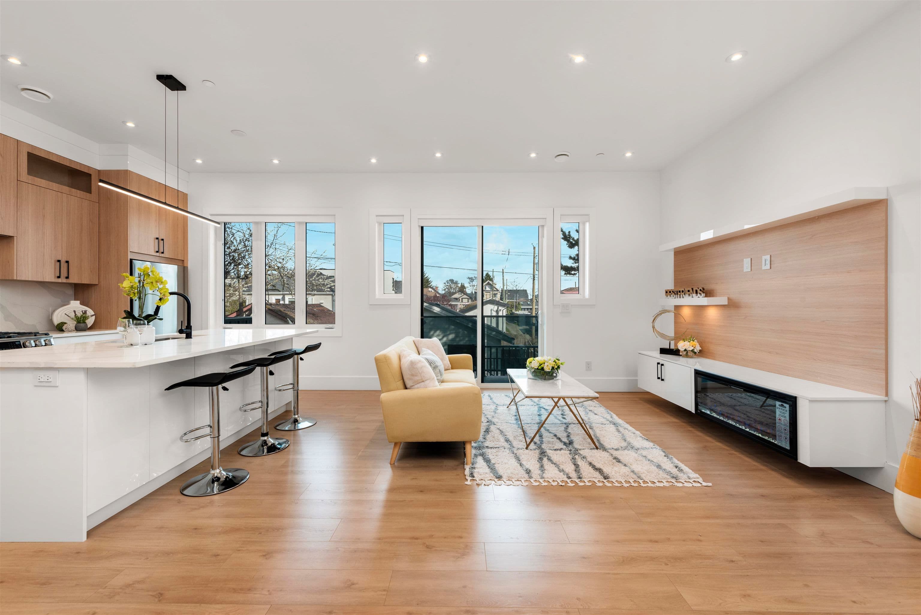 Property photo e2db9705-7b63-4653-9eb0-34b3938308ef