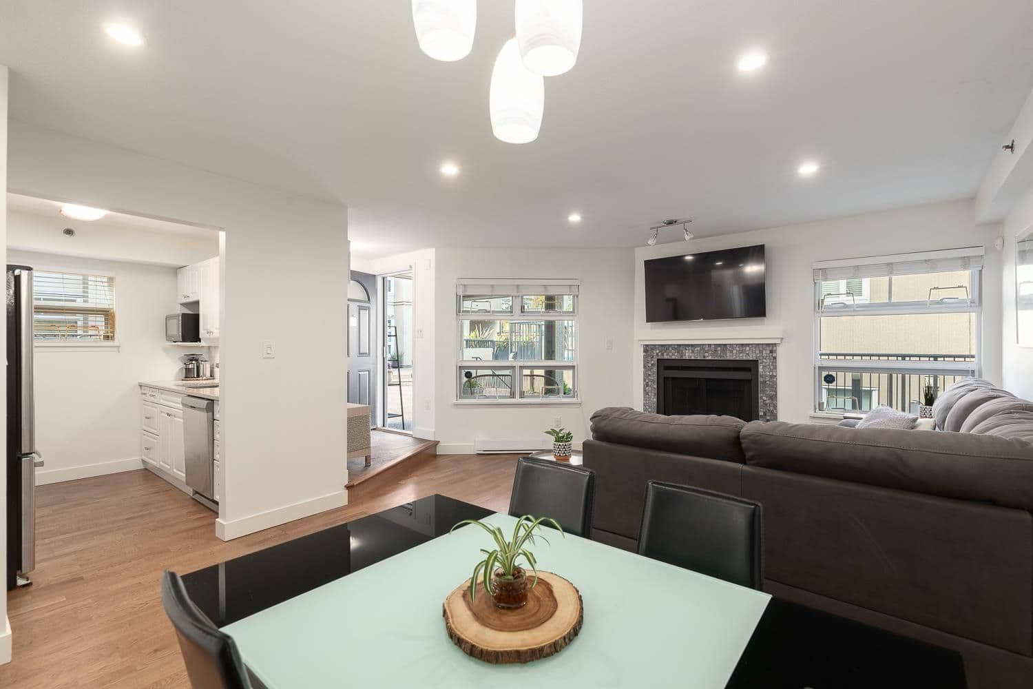 Property photo e660e494-ddcf-41d1-aa23-b5103504eb2e
