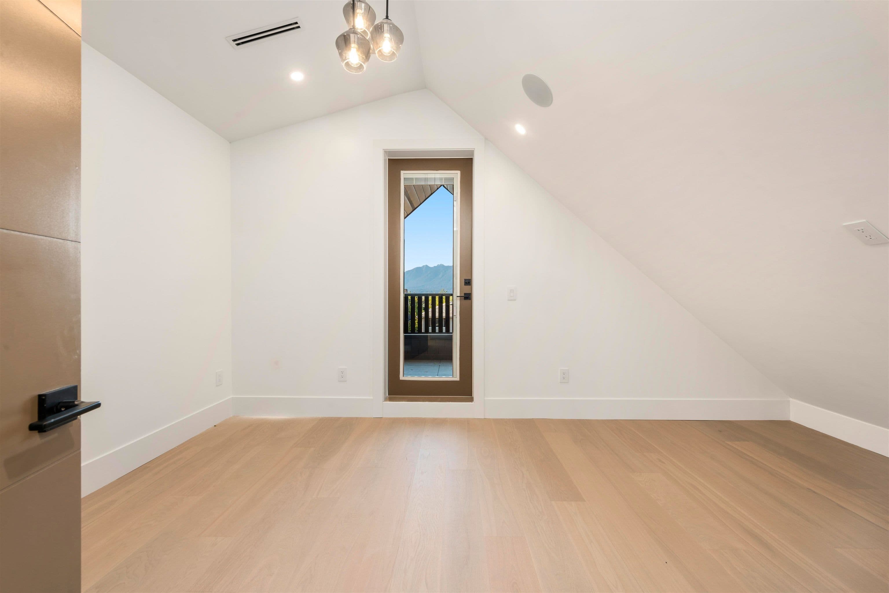 Property photo ea5bea12-bc89-4683-8e1d-f7e54573119d
