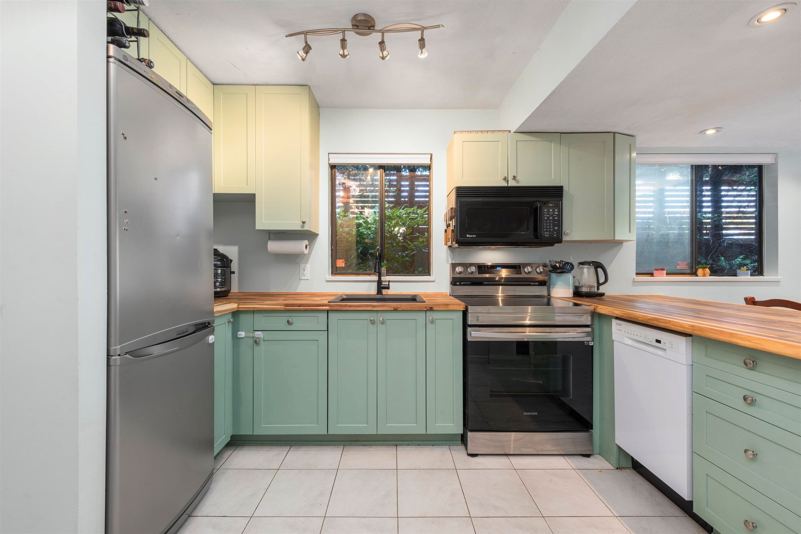 Property photo ecf8679f-d323-4a0a-85cb-a5ffb9b3e330