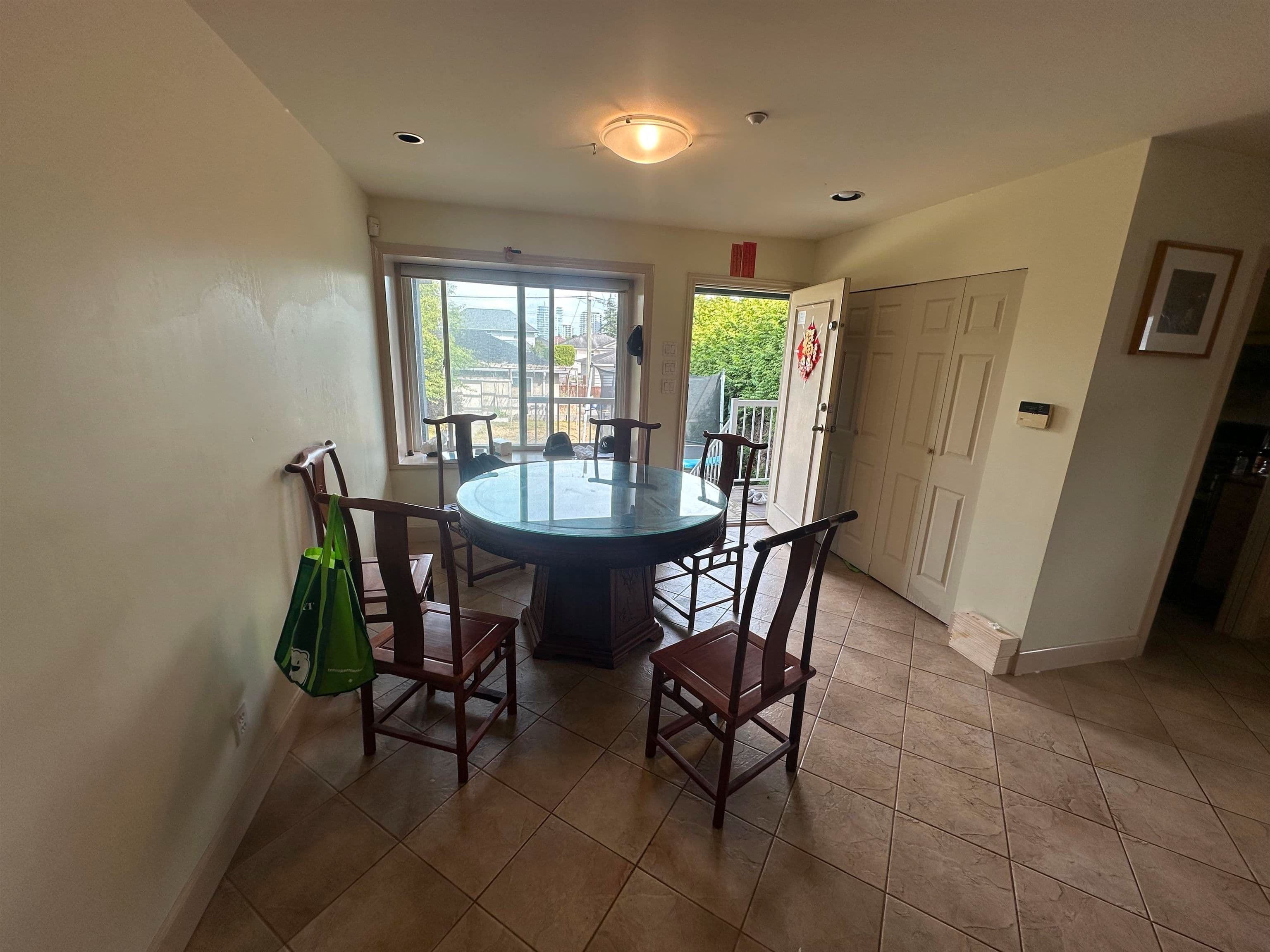 Property photo f5bd367d-8ba7-4aad-85ab-eac03a6ebb76