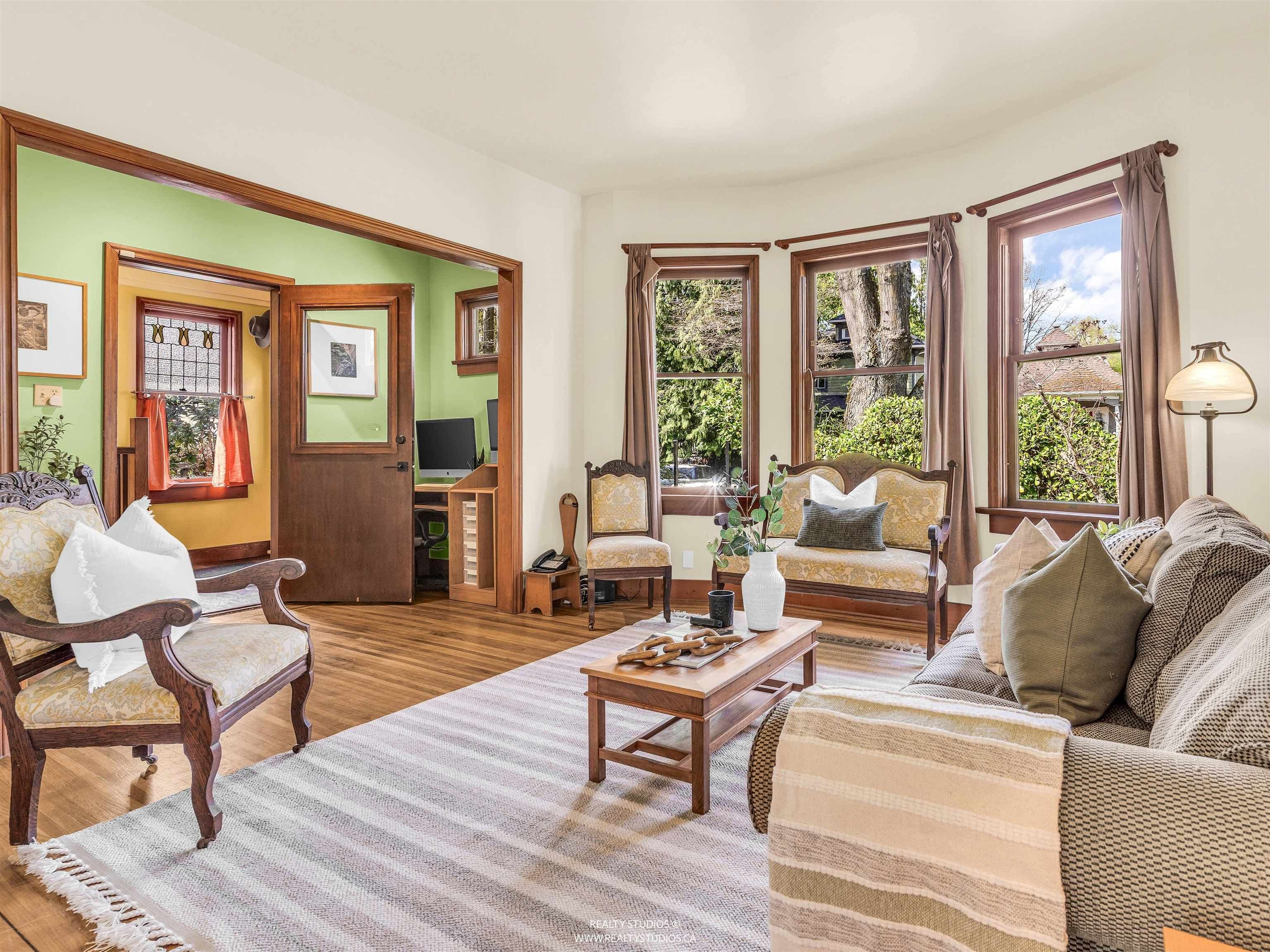 Property photo f935fbfb-aca9-49a7-8f08-8d2048a4ccd1