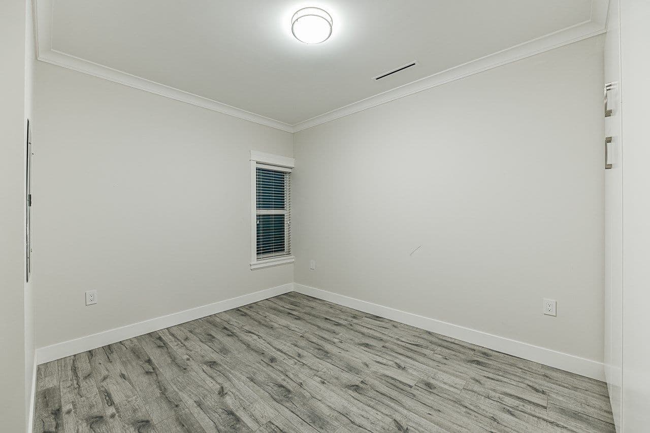 Property photo 04c683aa-0782-4cbb-8e0f-8abd63d5054a