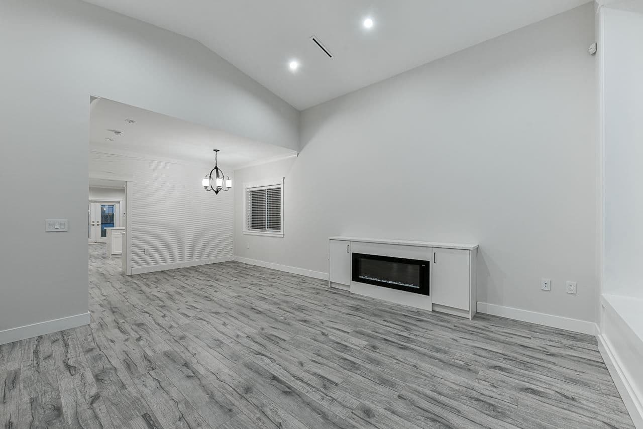 Property photo b3e60d00-619f-4c33-9978-c5086e6f2d73