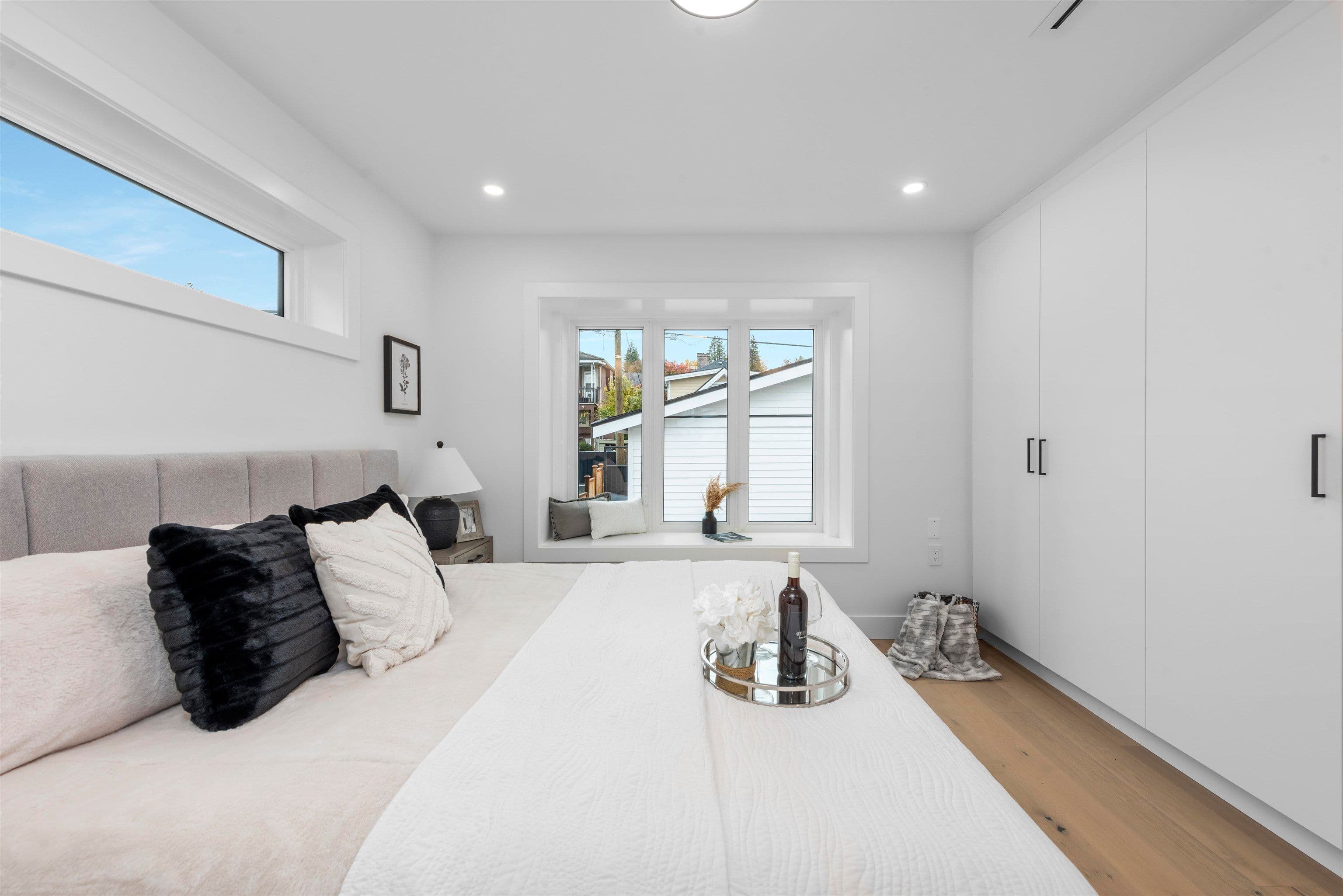 Property photo b524934f-3131-47a0-8a4e-c86c2f01e005